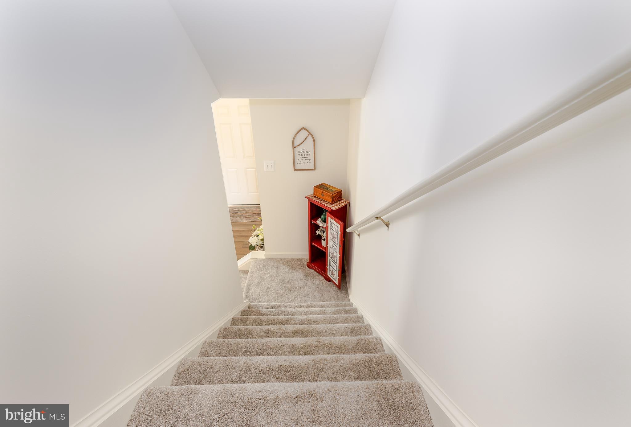 WHISPERING PINES - Residential