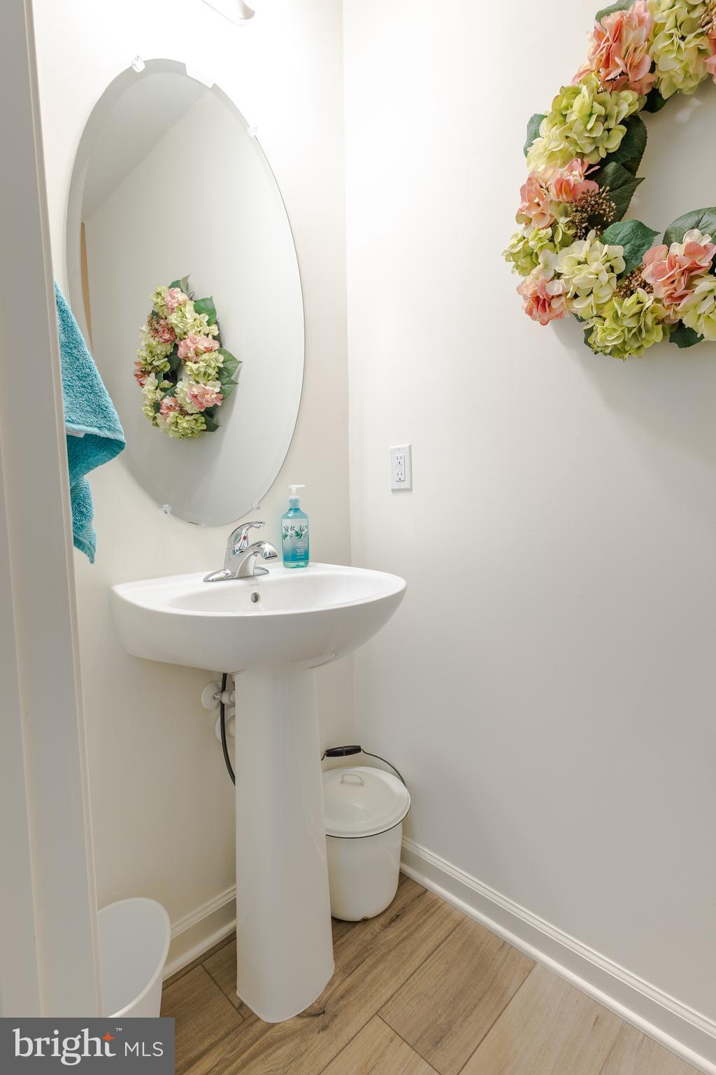 WHISPERING PINES - Residential