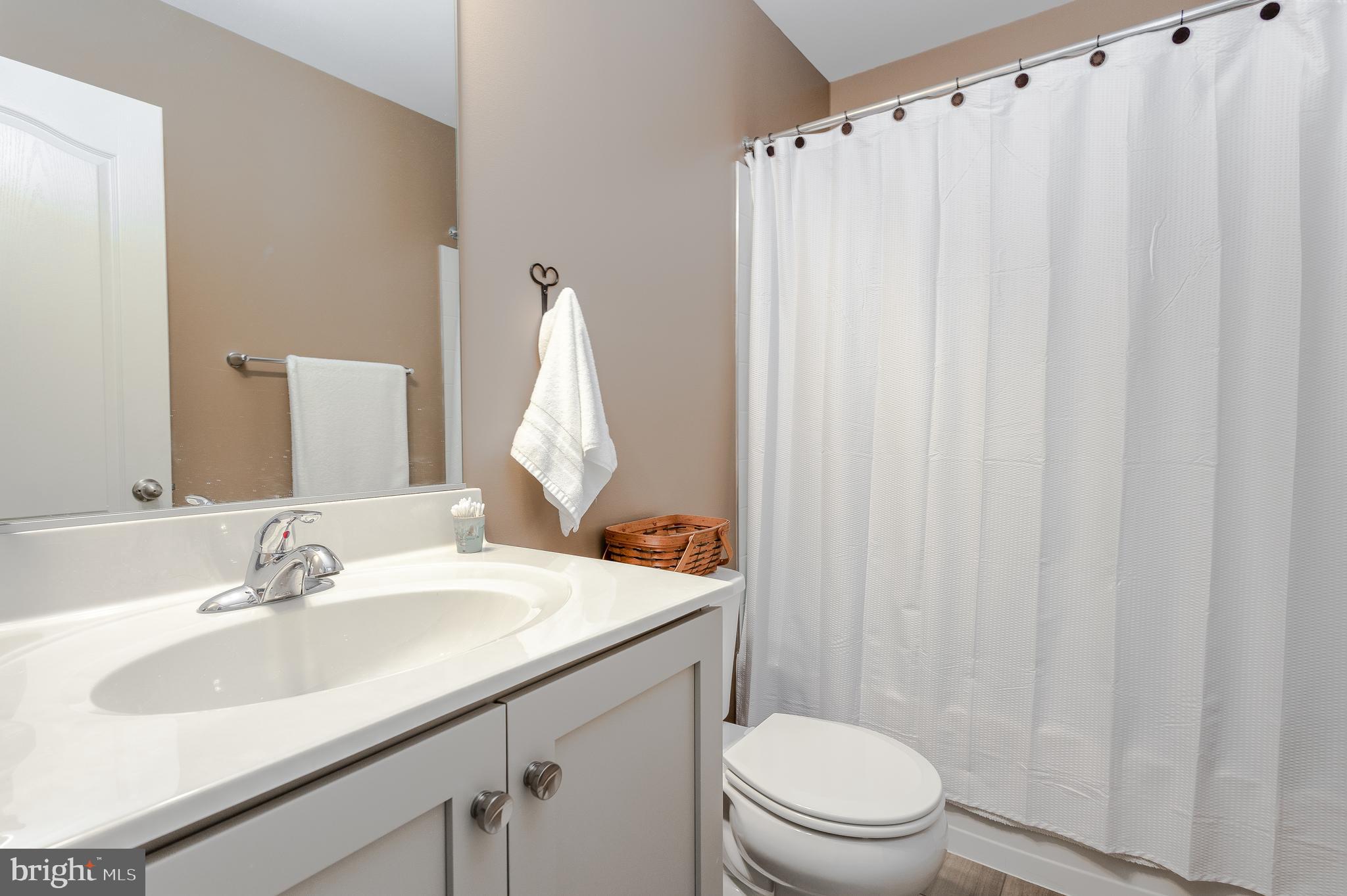 WHISPERING PINES - Residential