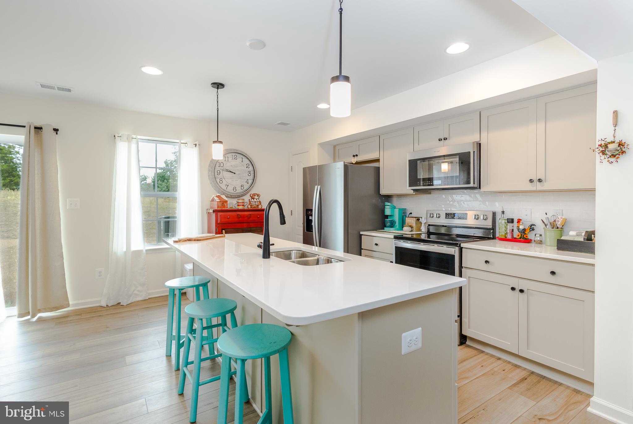 WHISPERING PINES - Residential