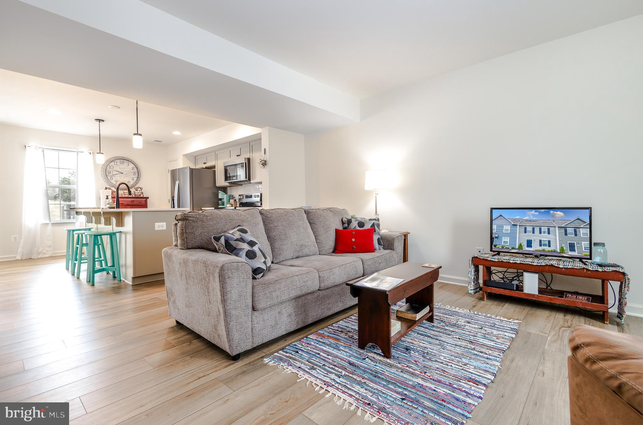 WHISPERING PINES - Residential