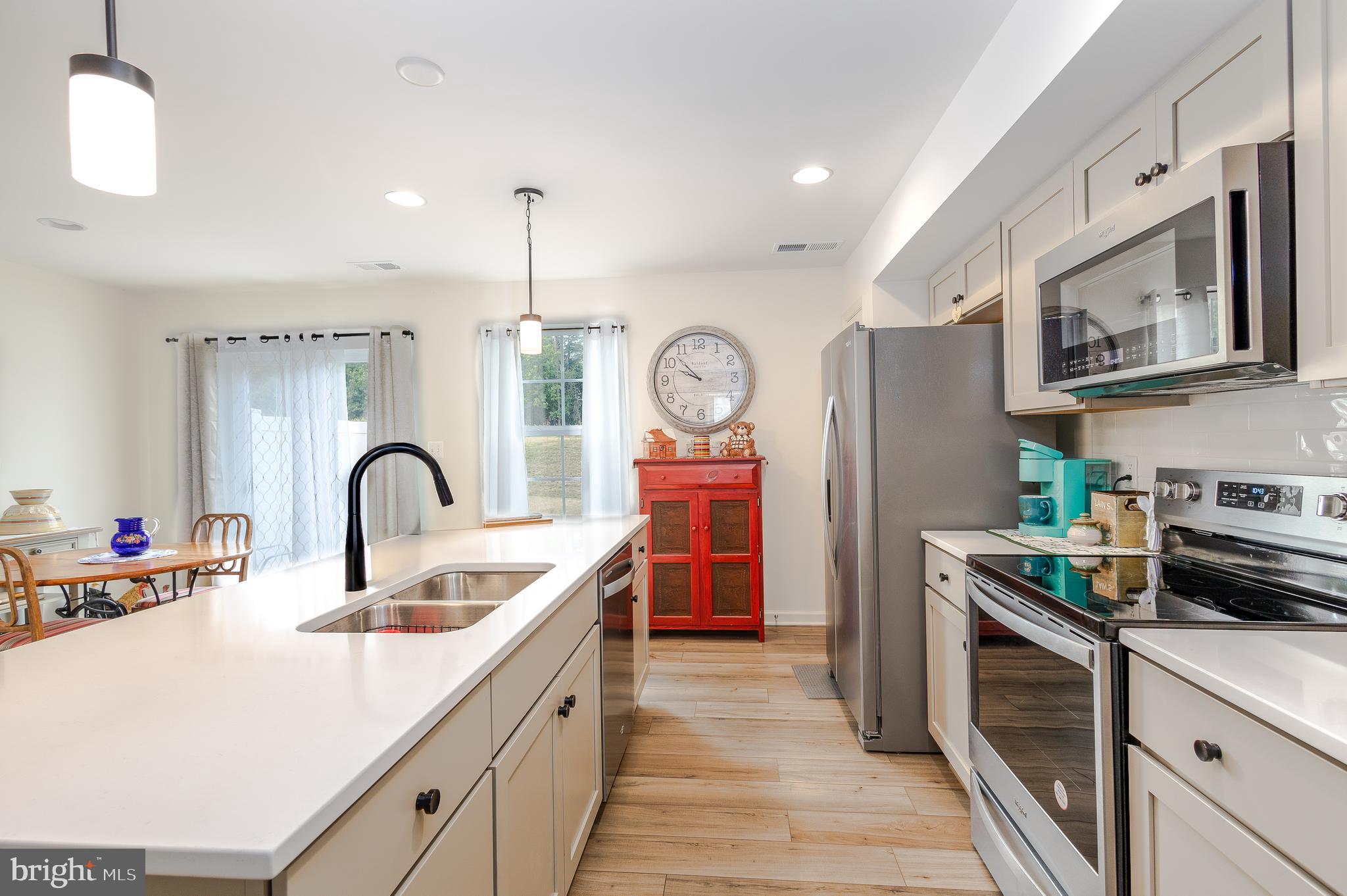 WHISPERING PINES - Residential