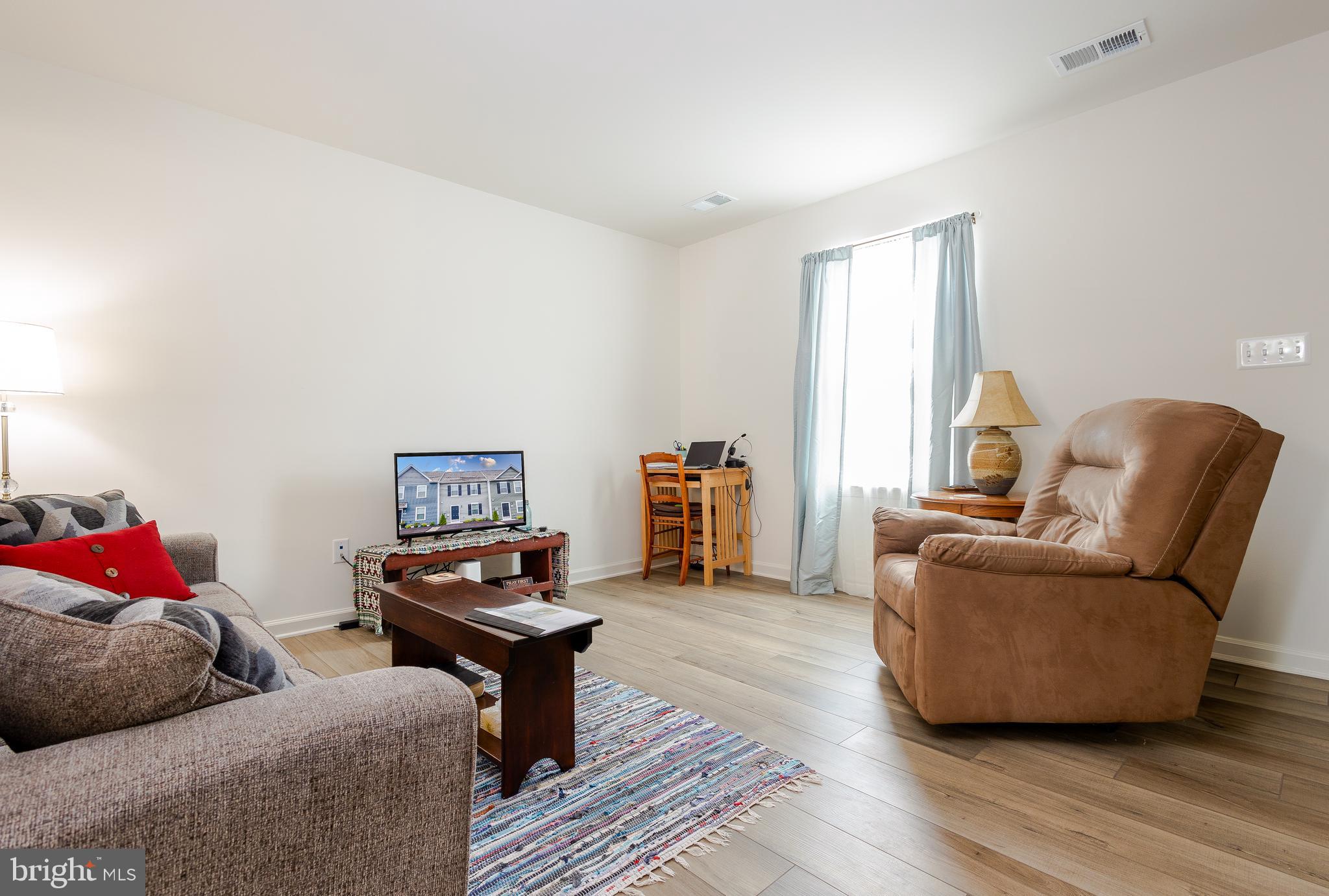 WHISPERING PINES - Residential