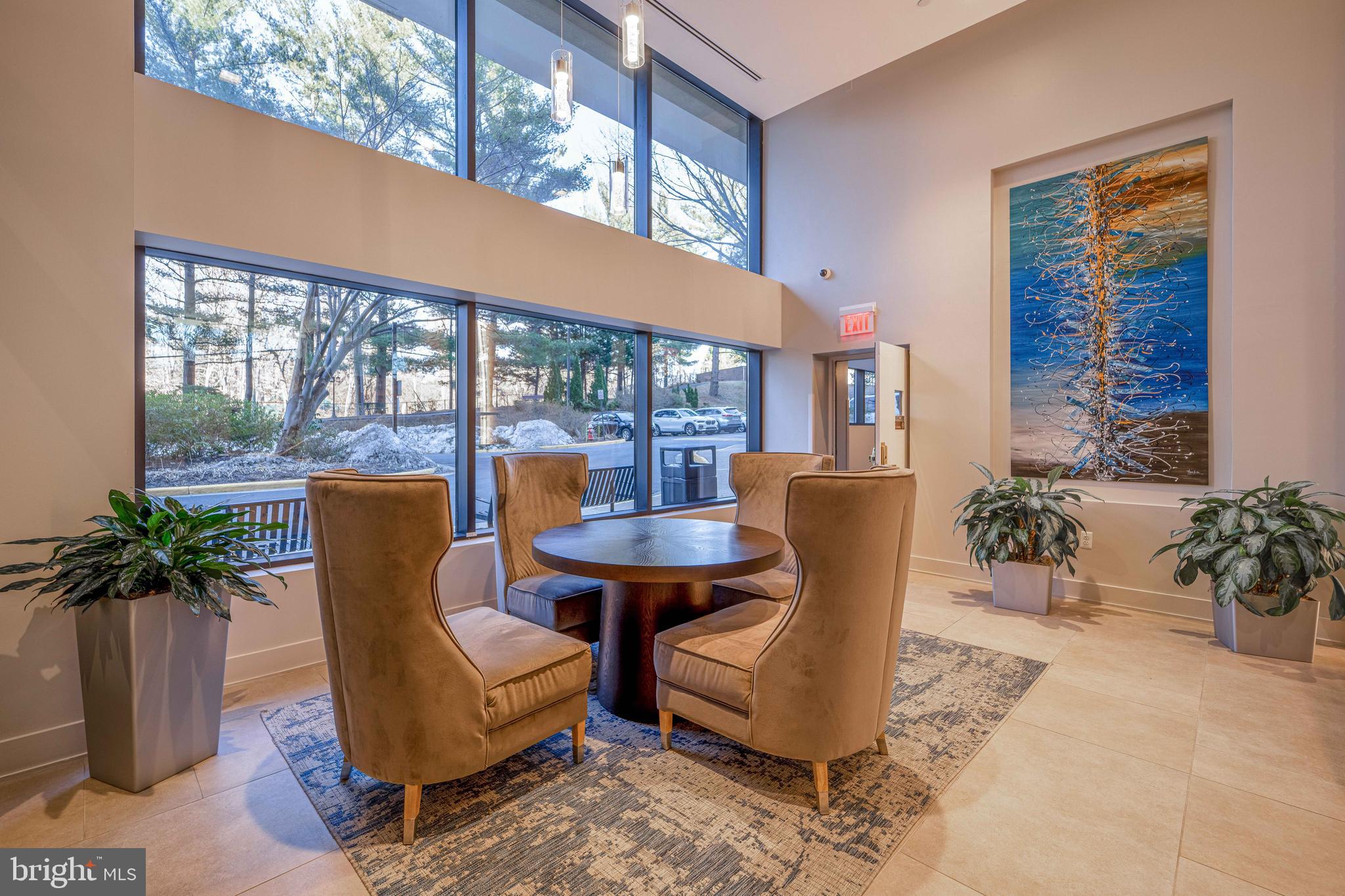 LAKESIDE PLAZA - Residential