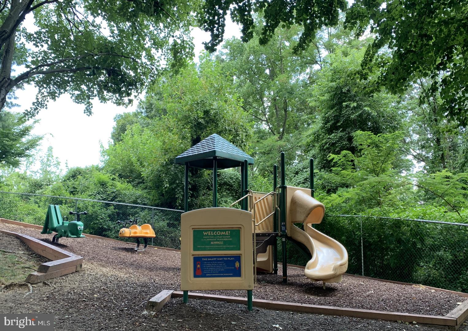 LAKESIDE PLAZA - Residential