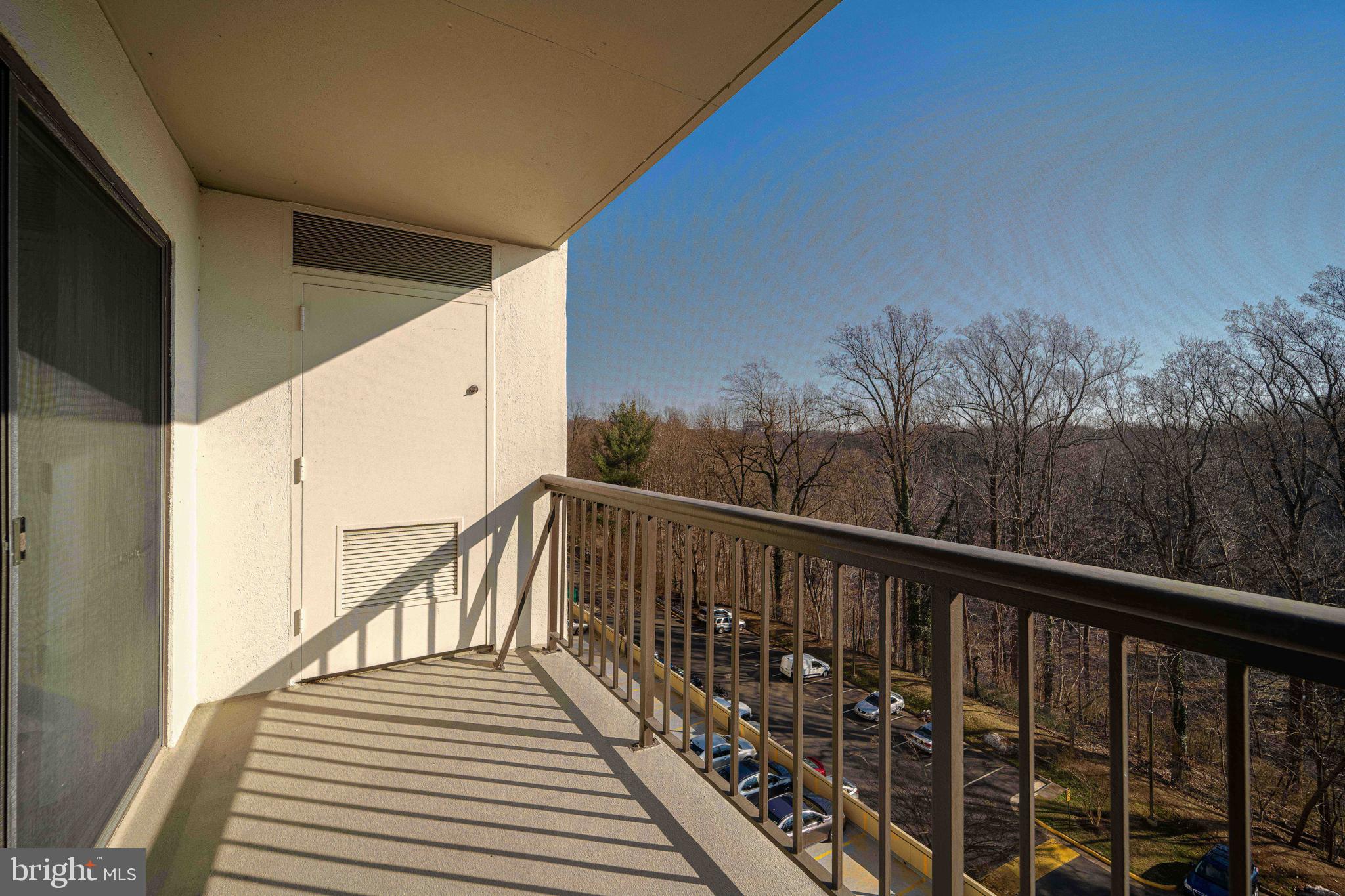 LAKESIDE PLAZA - Residential