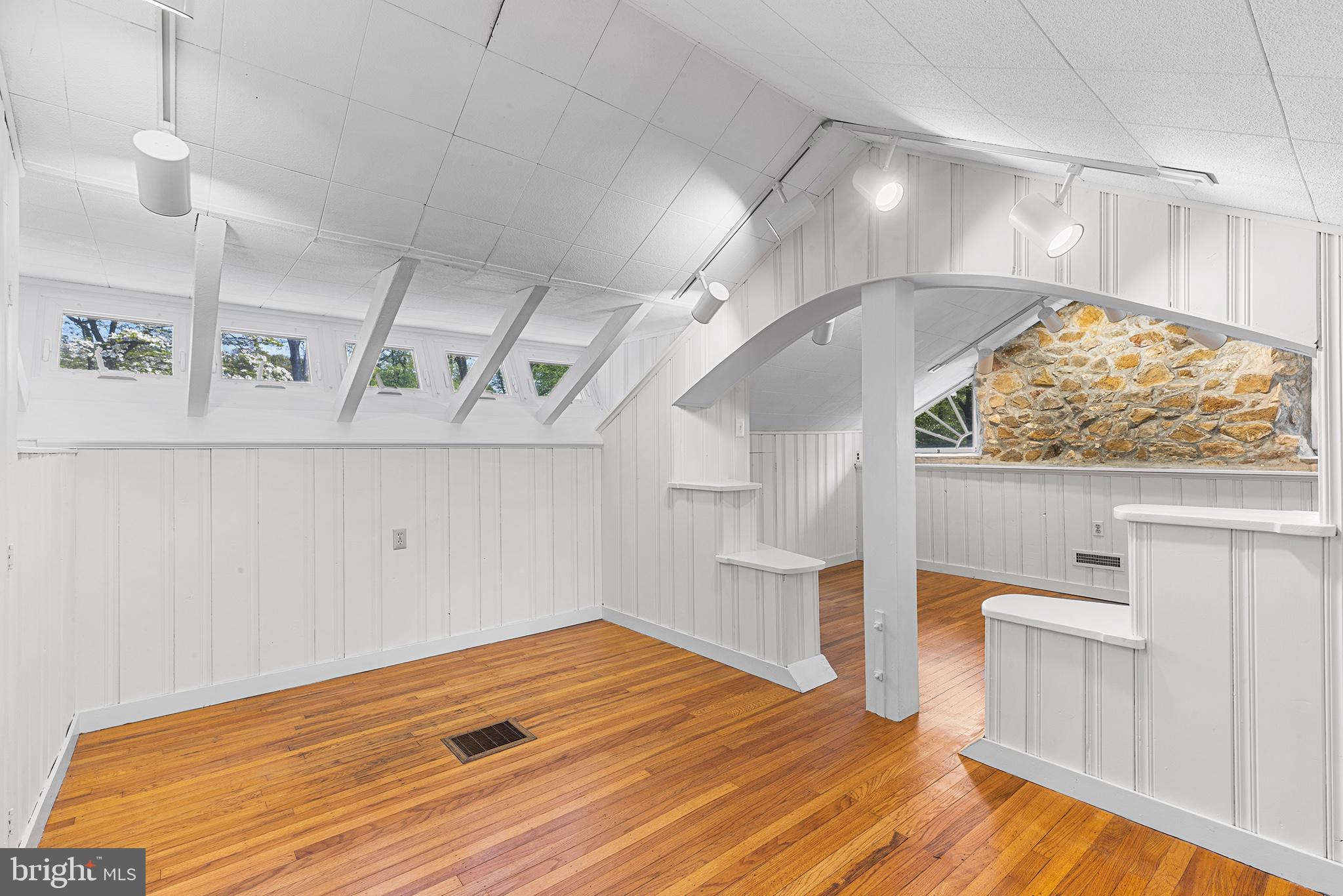 CEDAR GROVE FARM - Residential