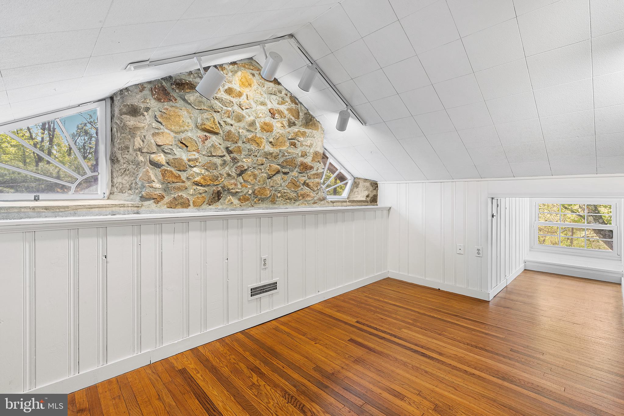 CEDAR GROVE FARM - Residential