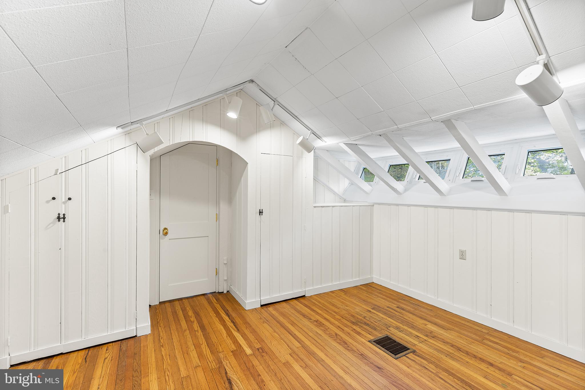 CEDAR GROVE FARM - Residential