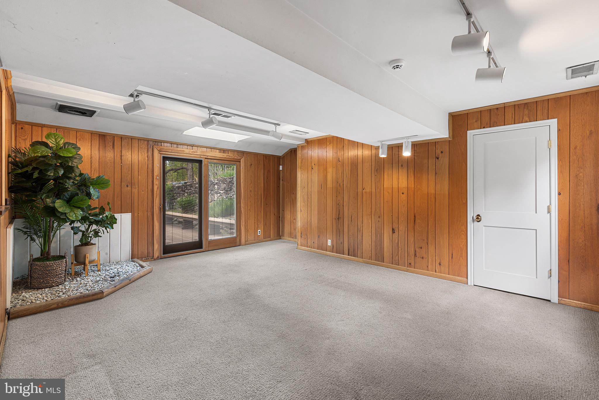 CEDAR GROVE FARM - Residential