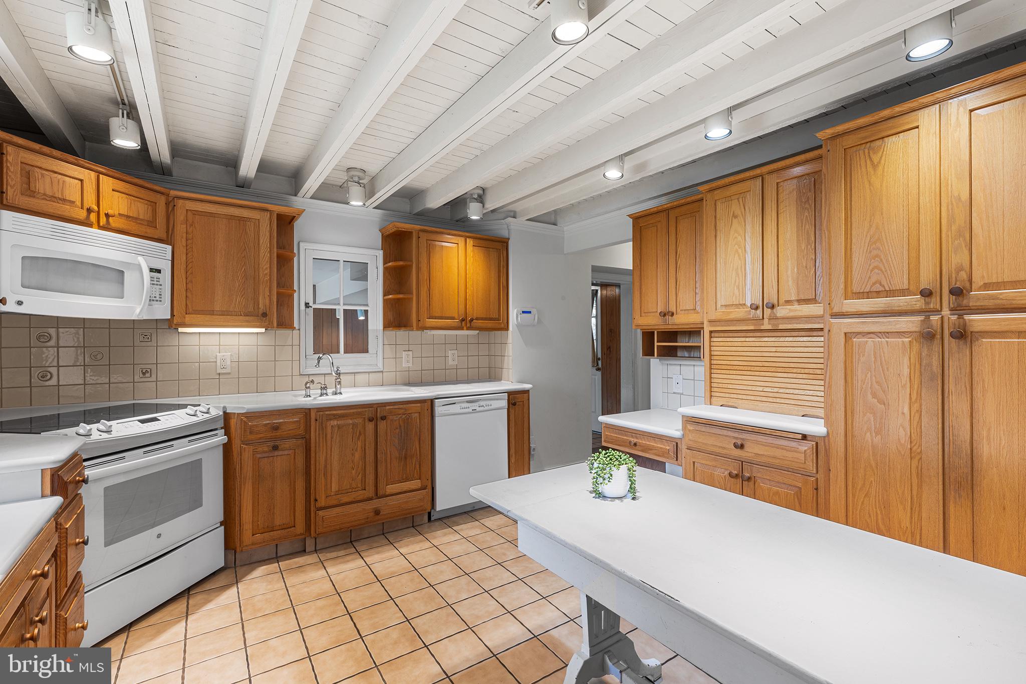 CEDAR GROVE FARM - Residential