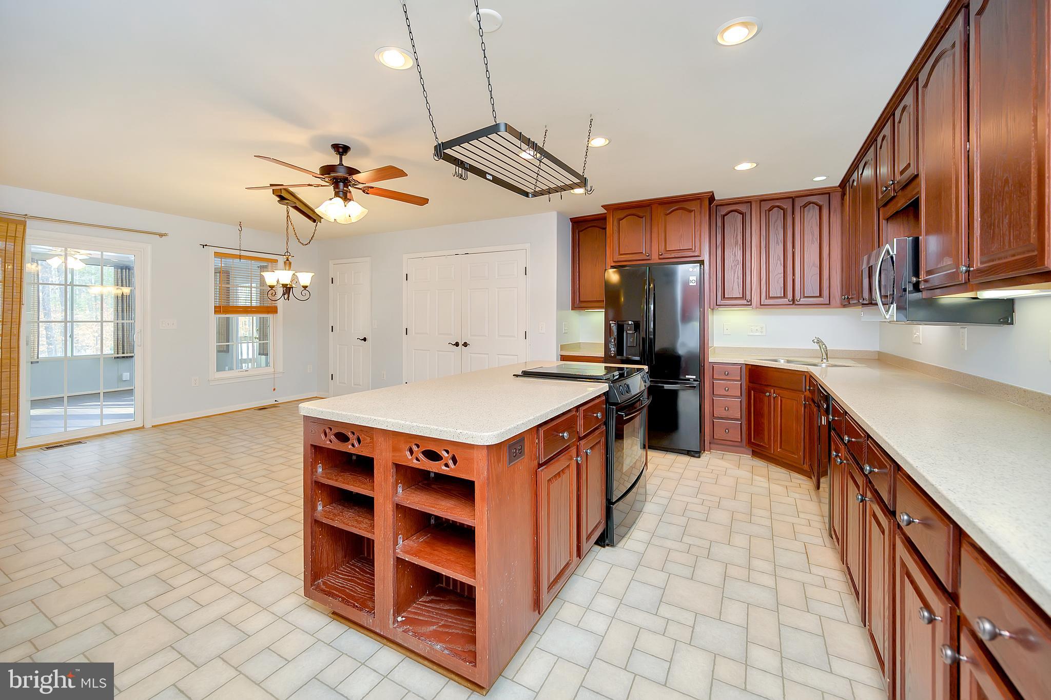 KINGS LEIGH ESTATES - Residential