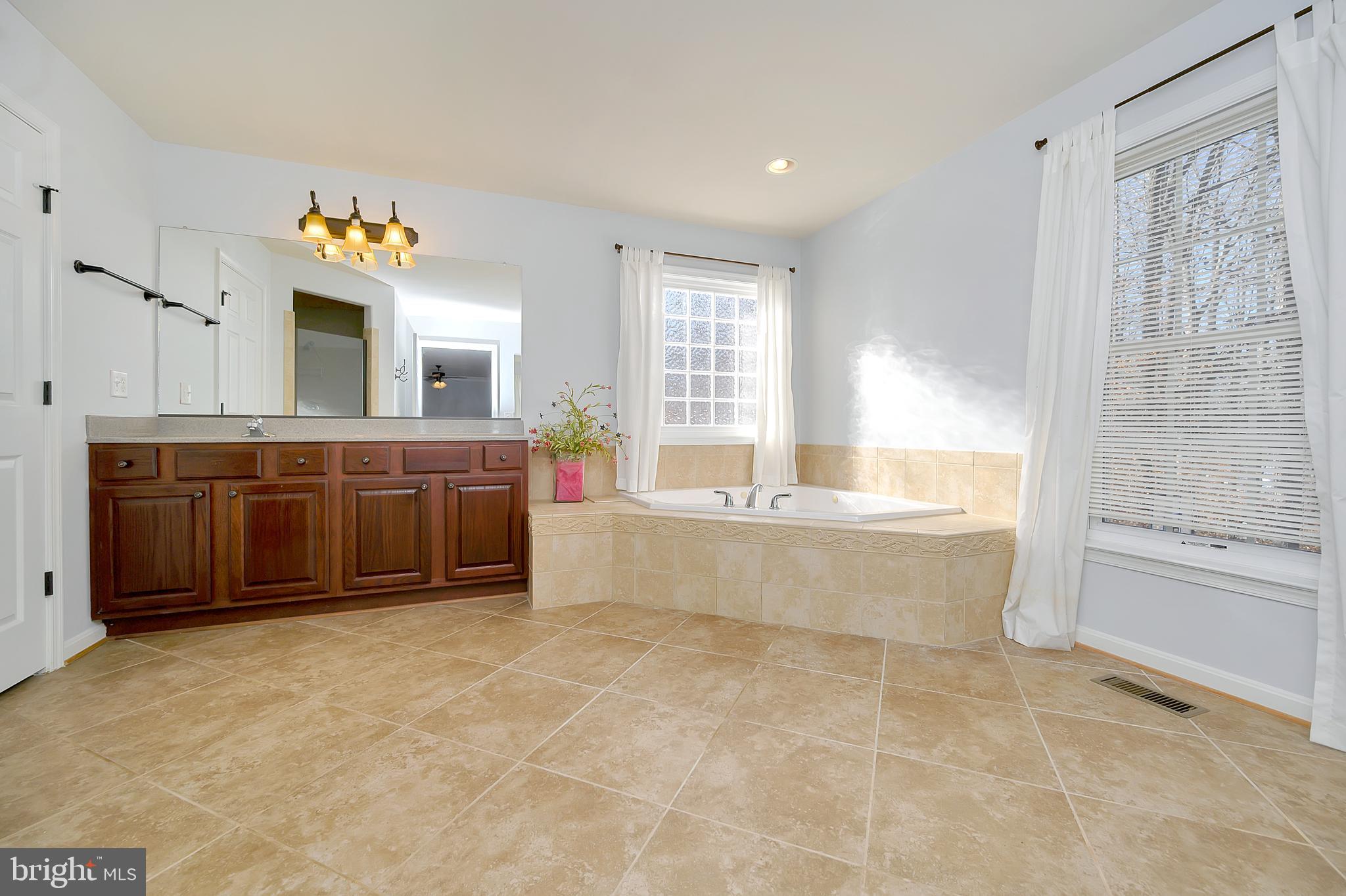 KINGS LEIGH ESTATES - Residential