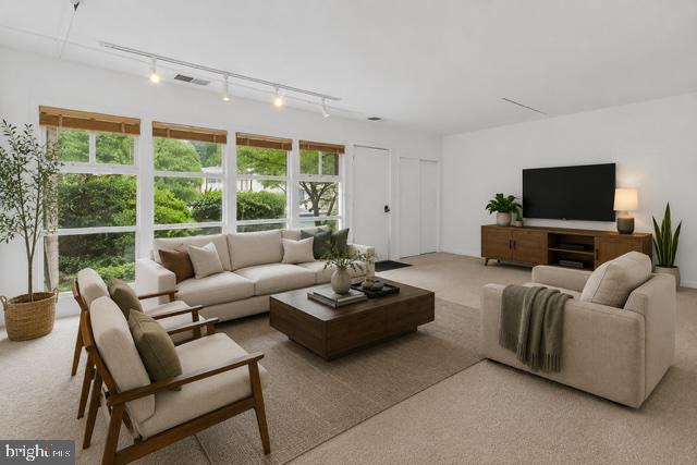 FAIRFAX HERITAGE - Residential