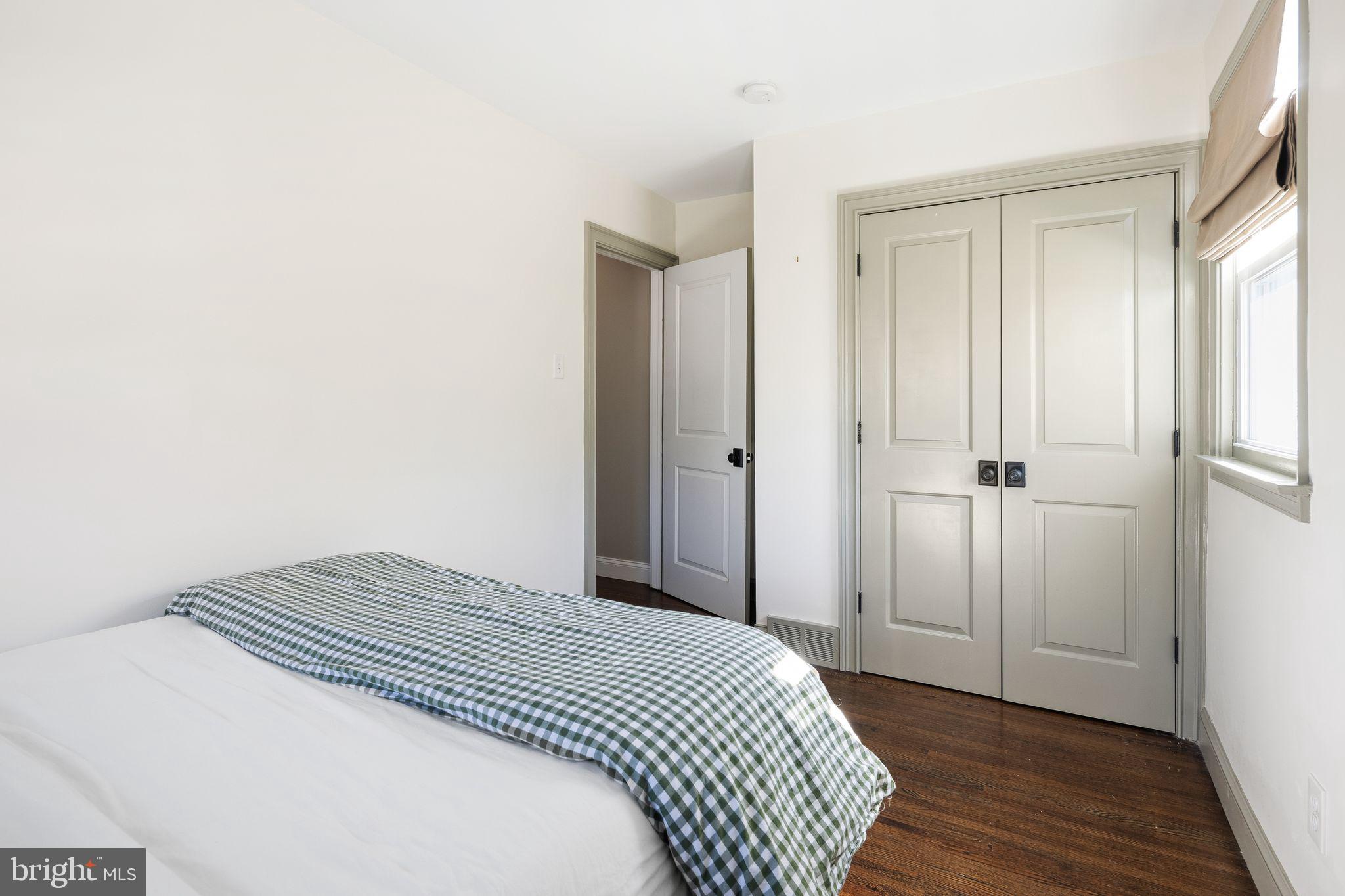 ROXBOROUGH - Residential