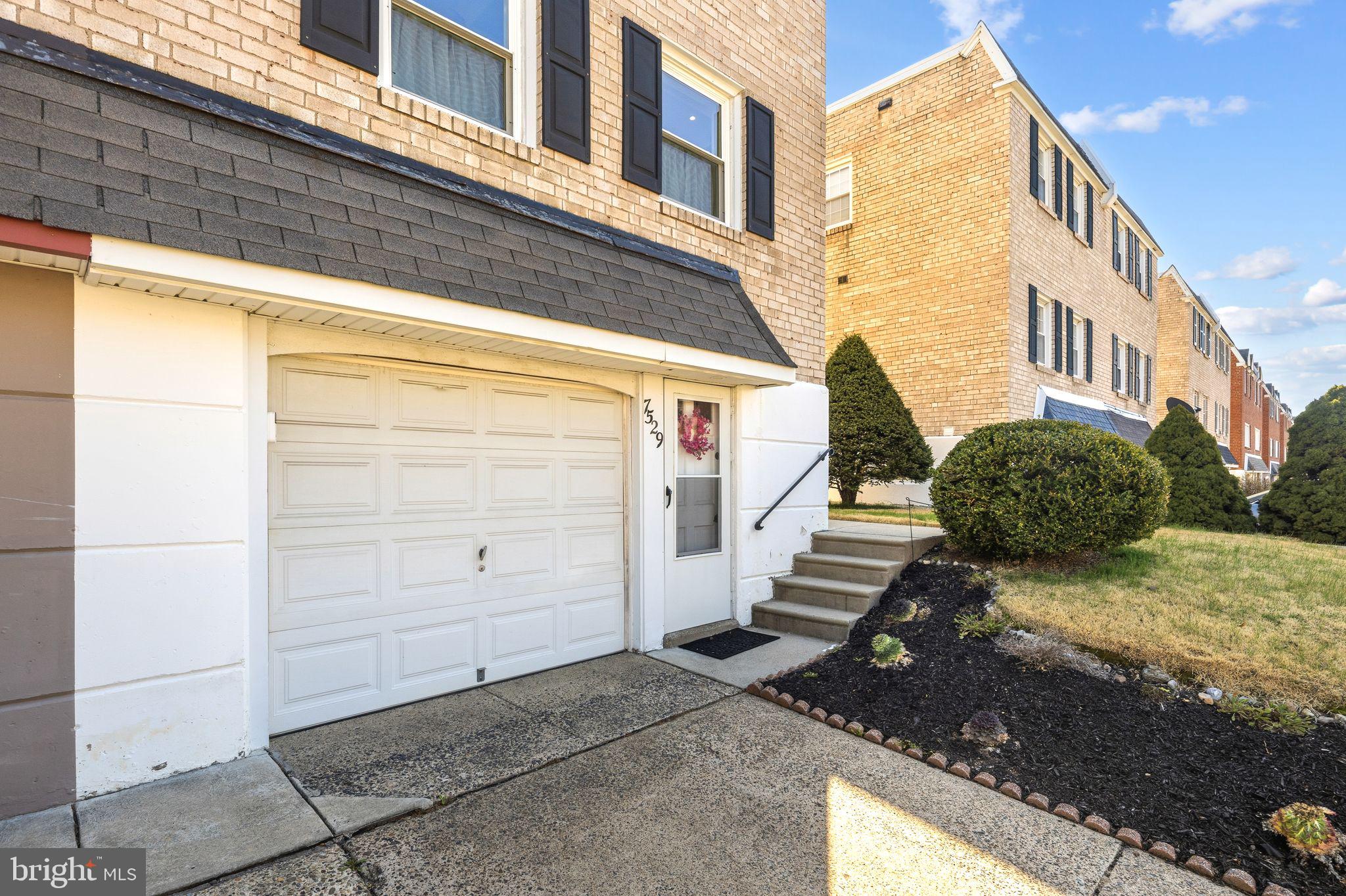 ROXBOROUGH - Residential