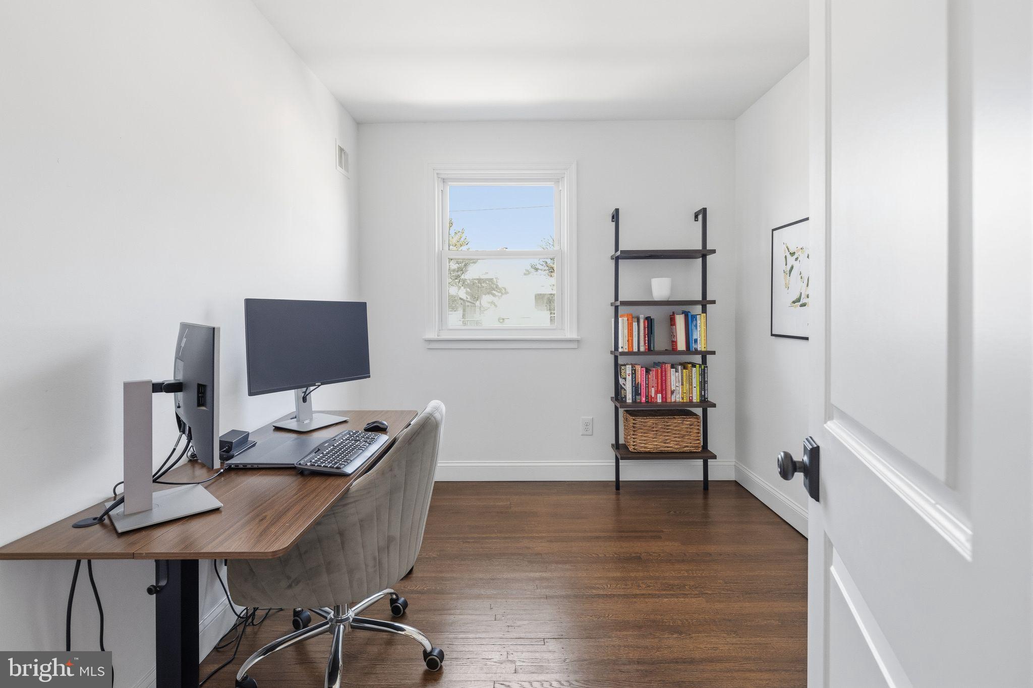 ROXBOROUGH - Residential