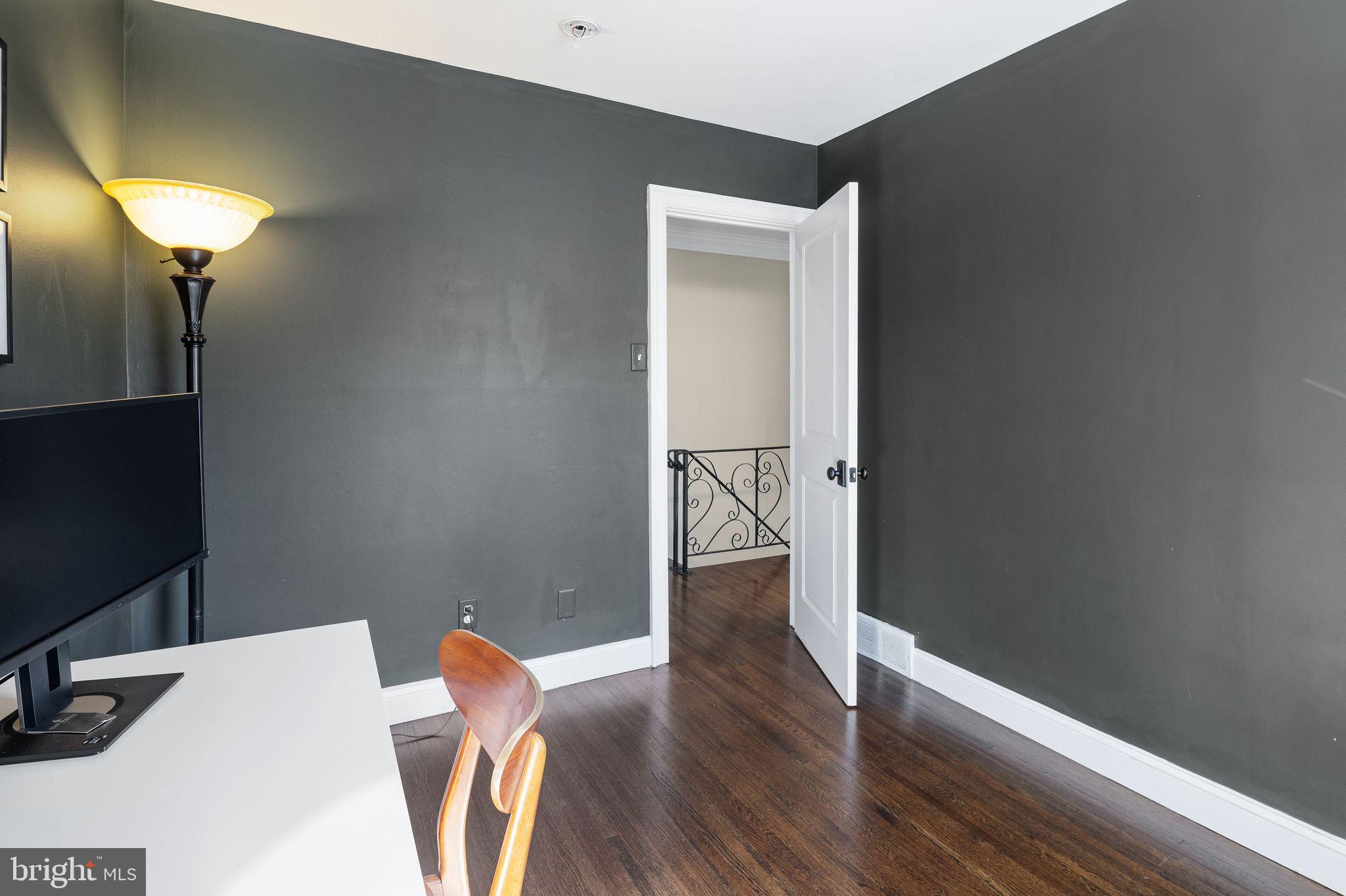 ROXBOROUGH - Residential