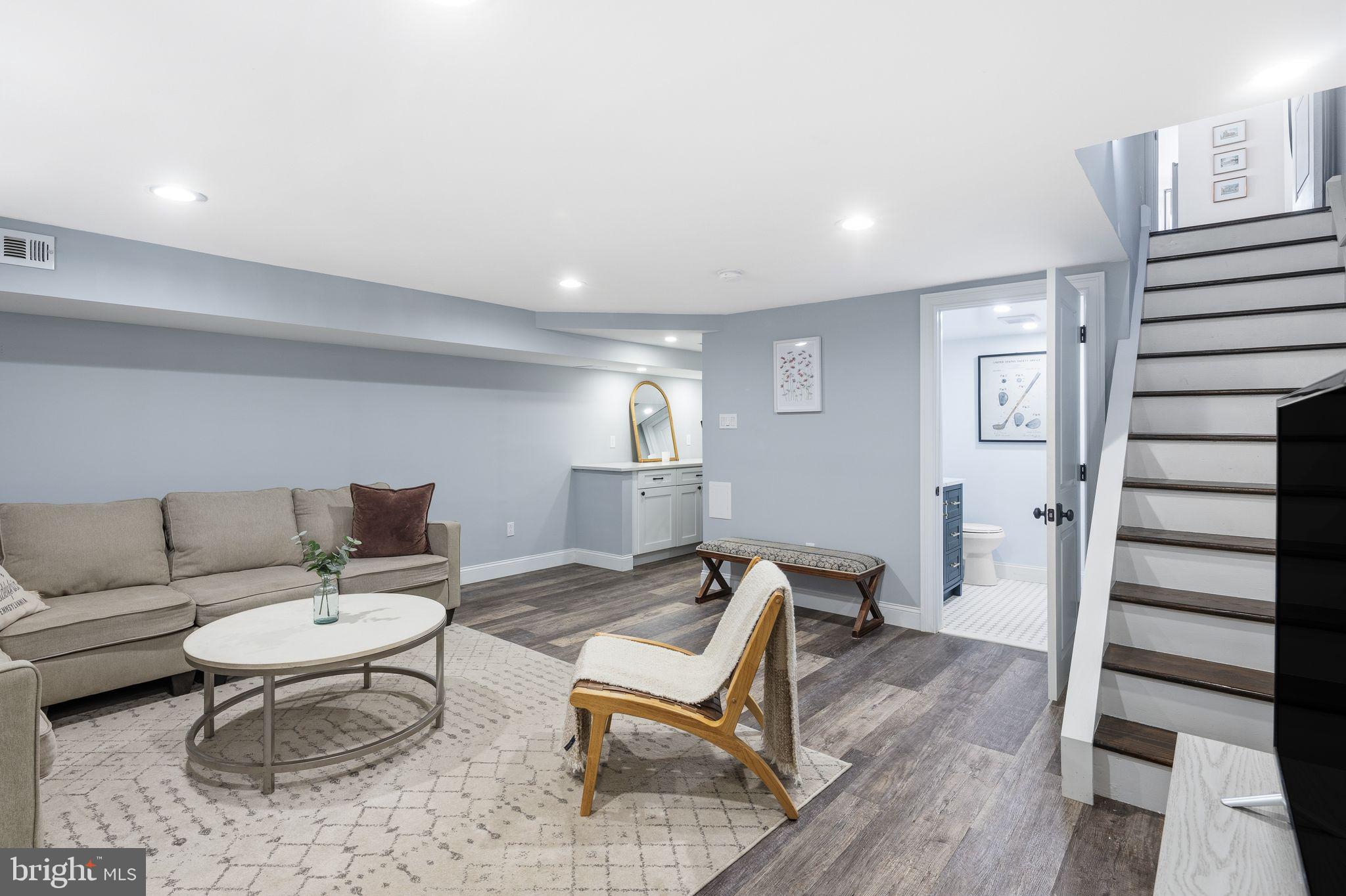 ROXBOROUGH - Residential