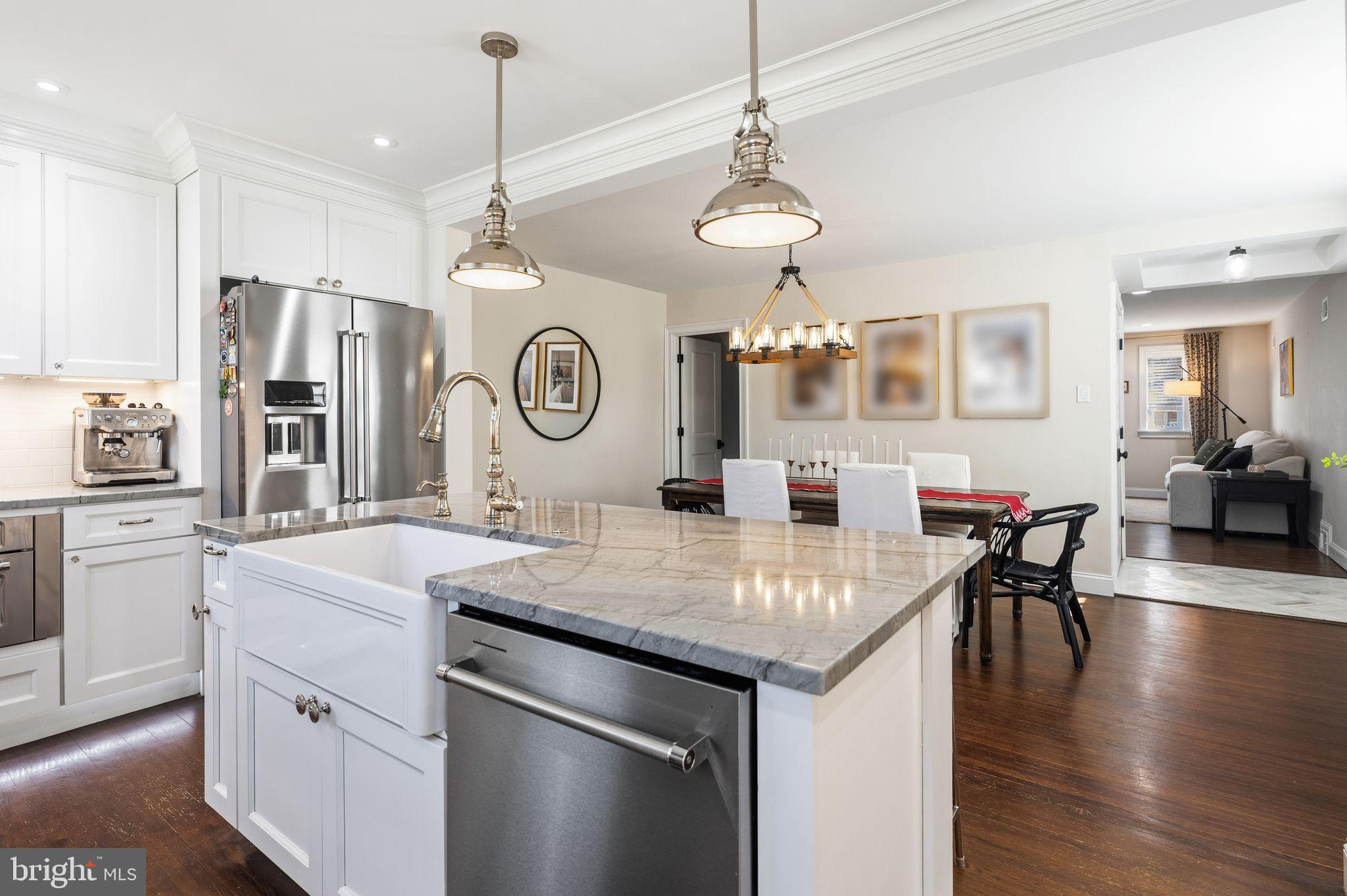 ROXBOROUGH - Residential