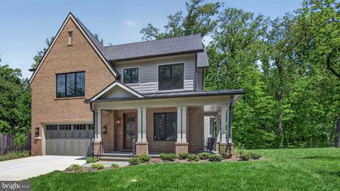 Photo of 7601 Maryknoll Avenue, BETHESDA, MD 20817 (MLS # MDMC2231174)