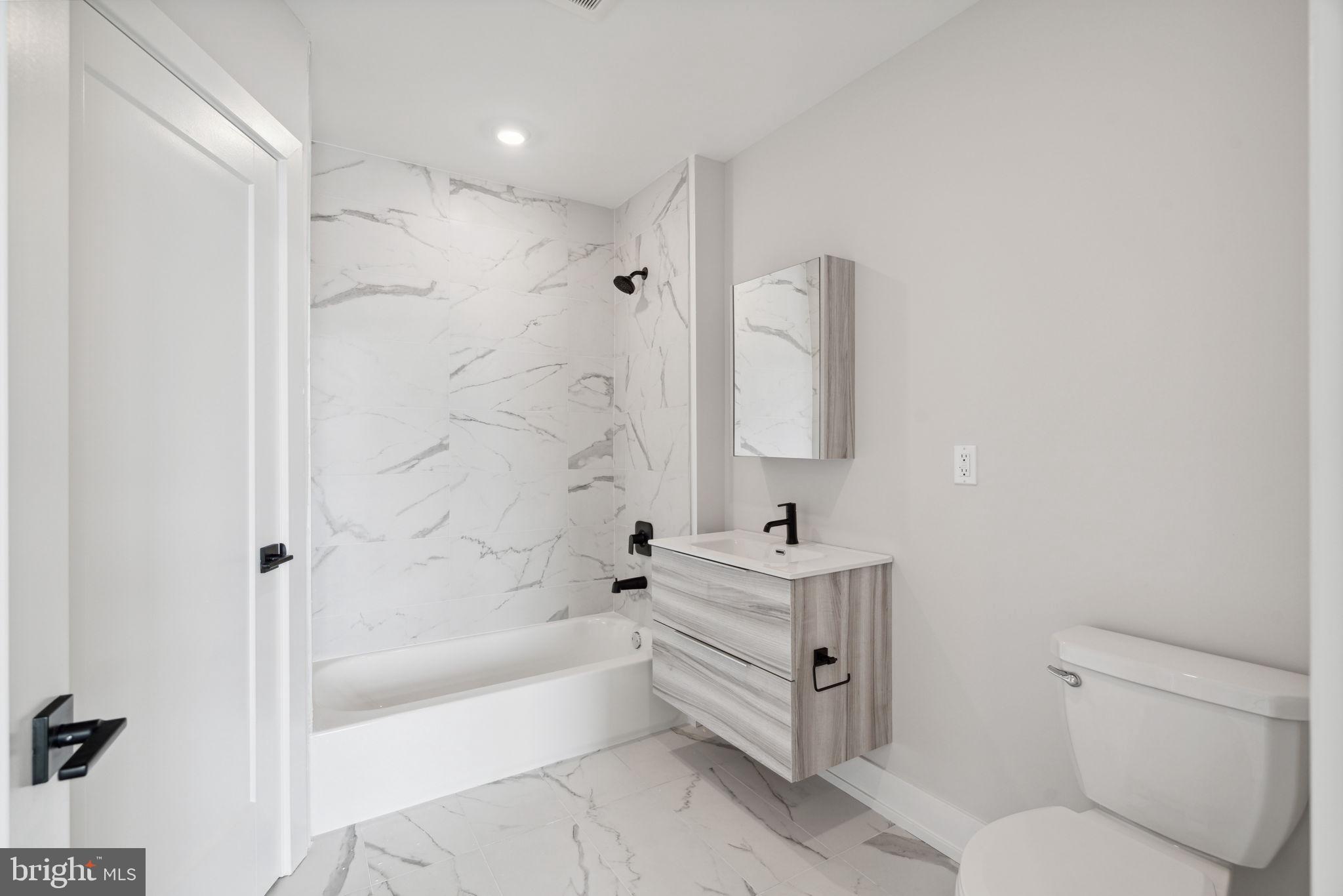 PHILADELPHIA (NORTH) - Residential Lease