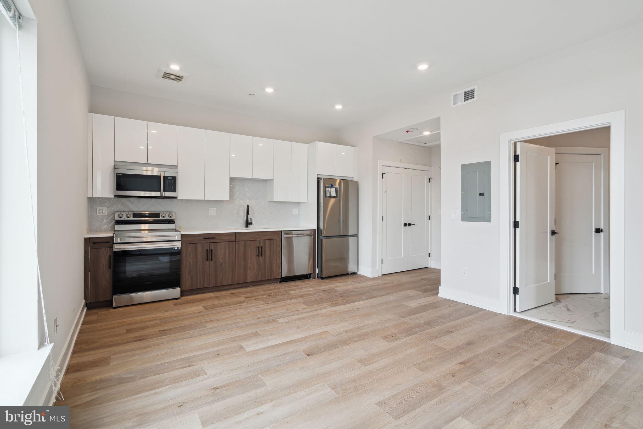 PHILADELPHIA (NORTH) - Residential Lease