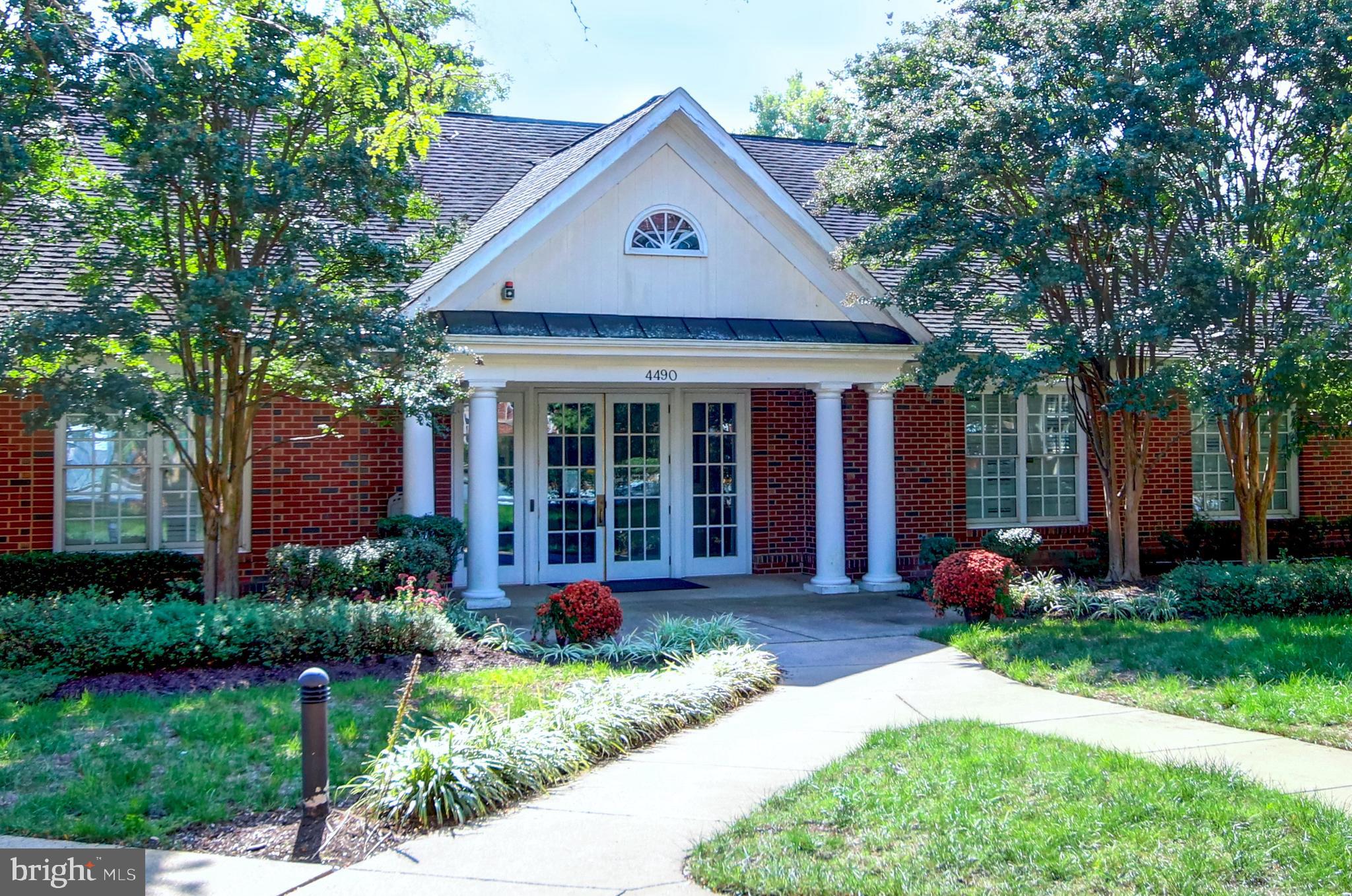ARLINGTON OAKS - Residential Lease