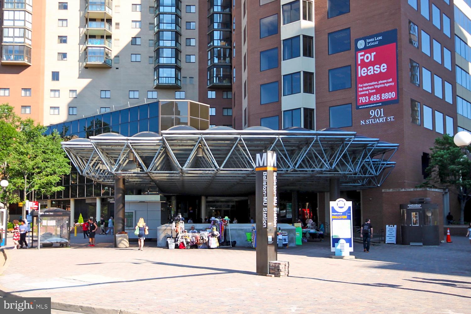 ARLINGTON OAKS - Residential Lease