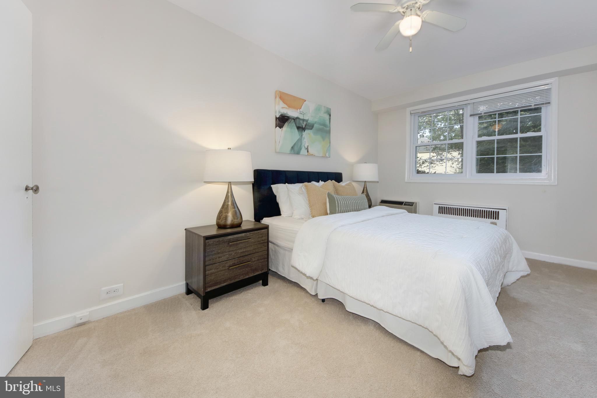 ARLINGTON OAKS - Residential Lease