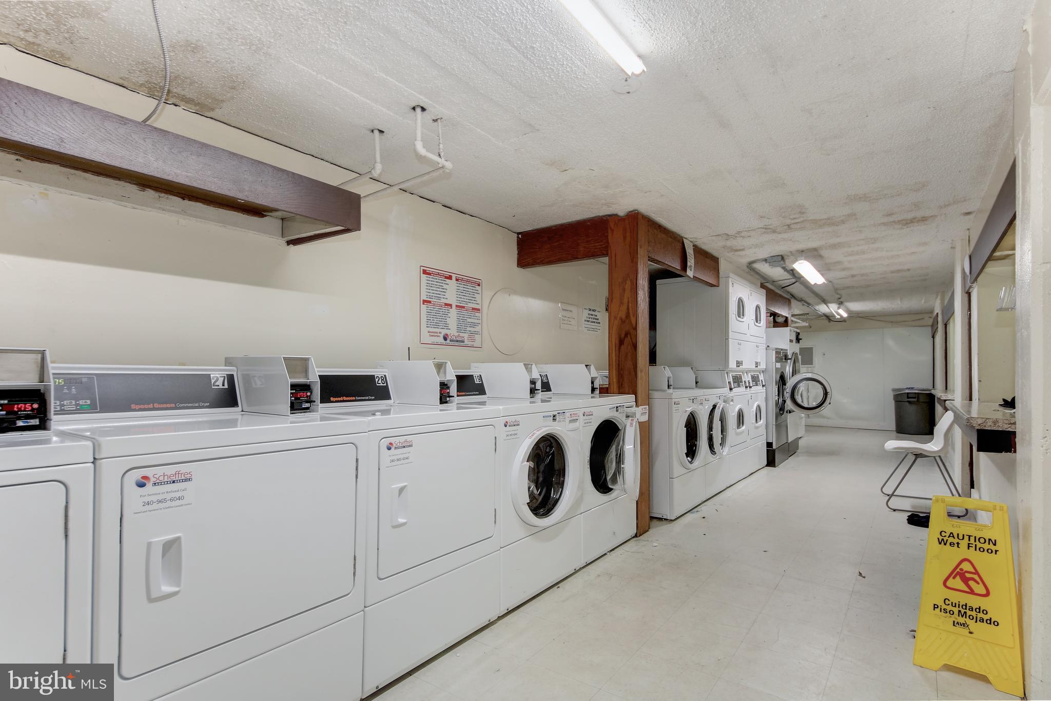 ARLINGTON OAKS - Residential Lease