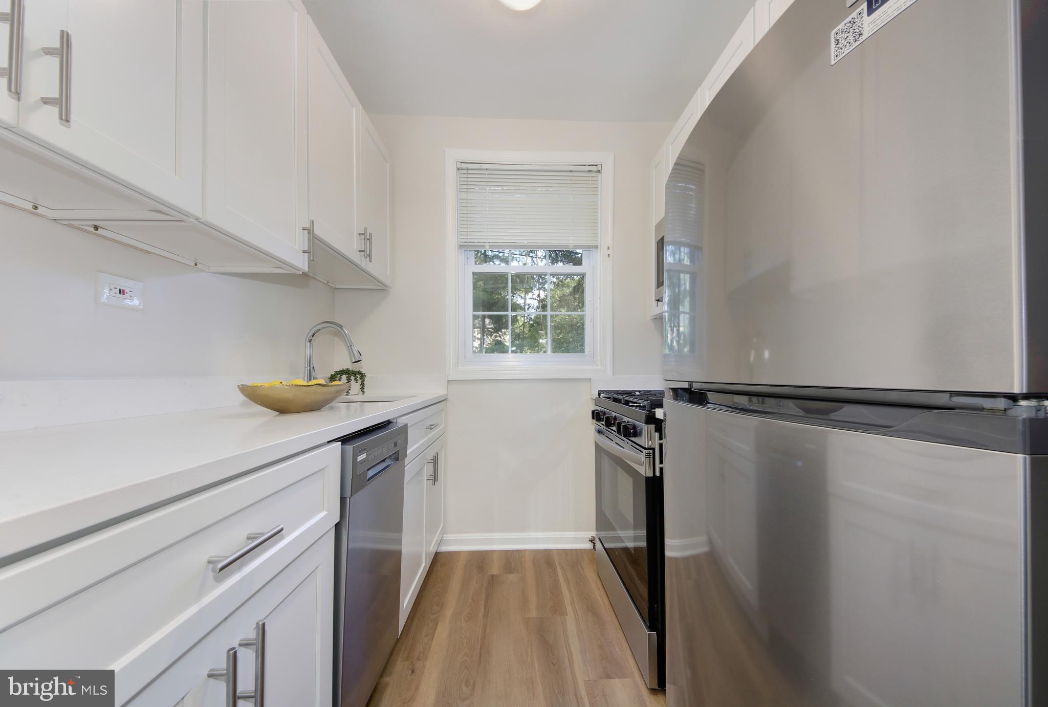 ARLINGTON OAKS - Residential Lease