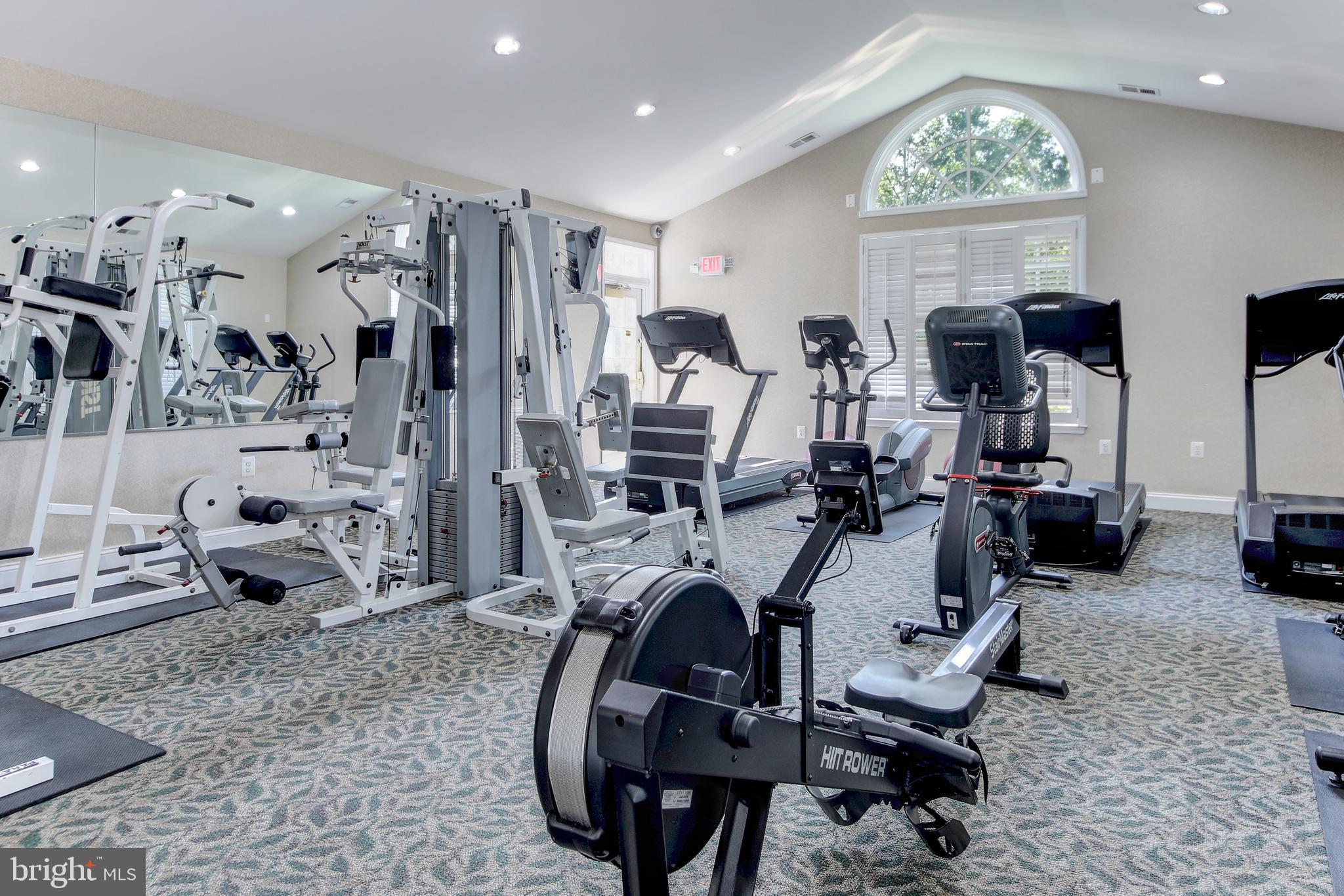 ARLINGTON OAKS - Residential Lease