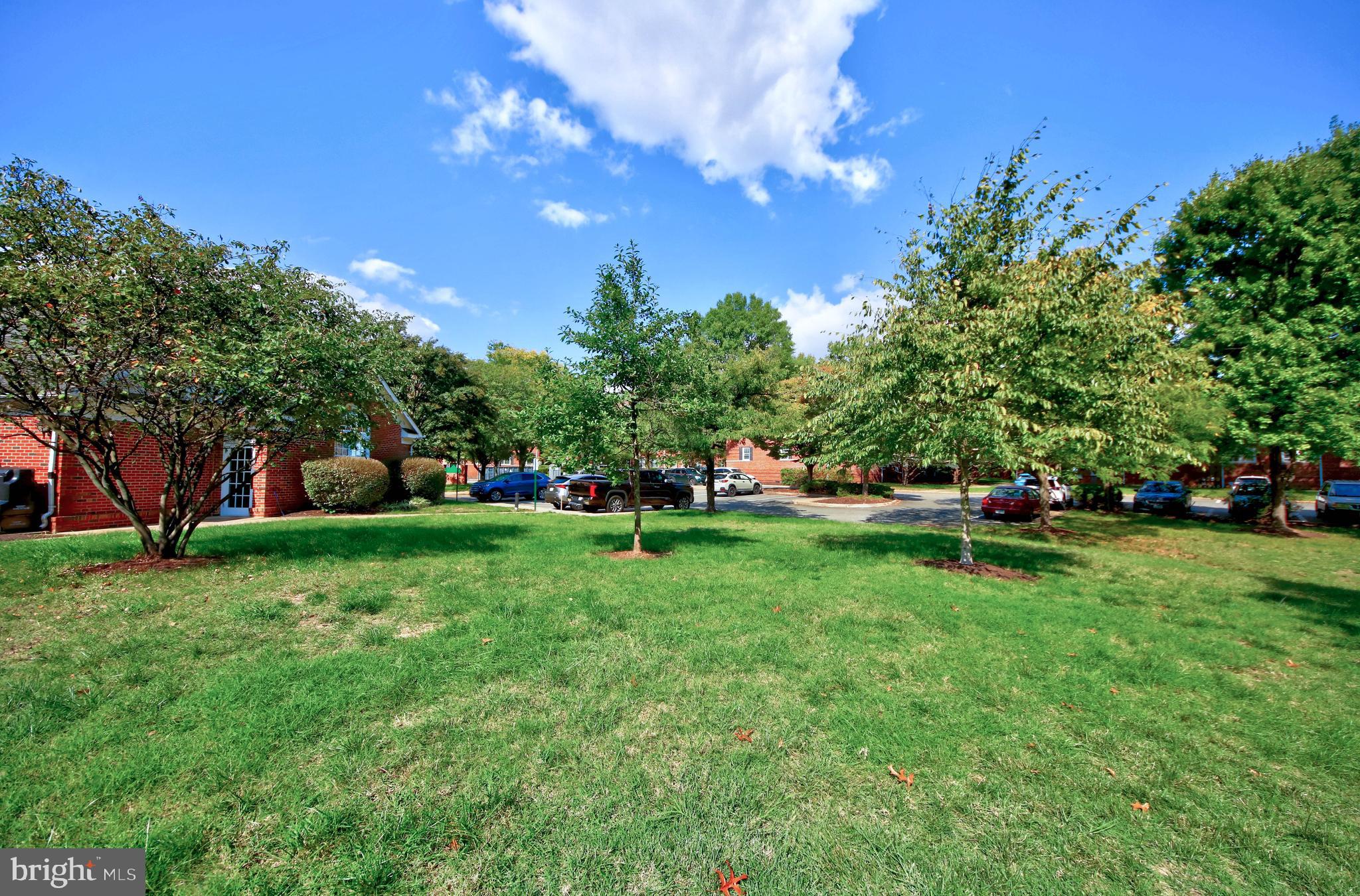 ARLINGTON OAKS - Residential Lease