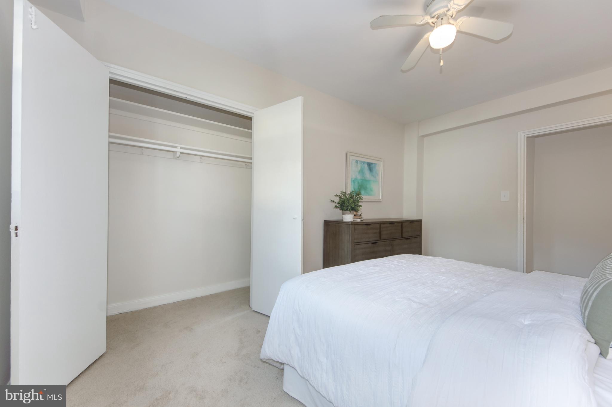 ARLINGTON OAKS - Residential Lease