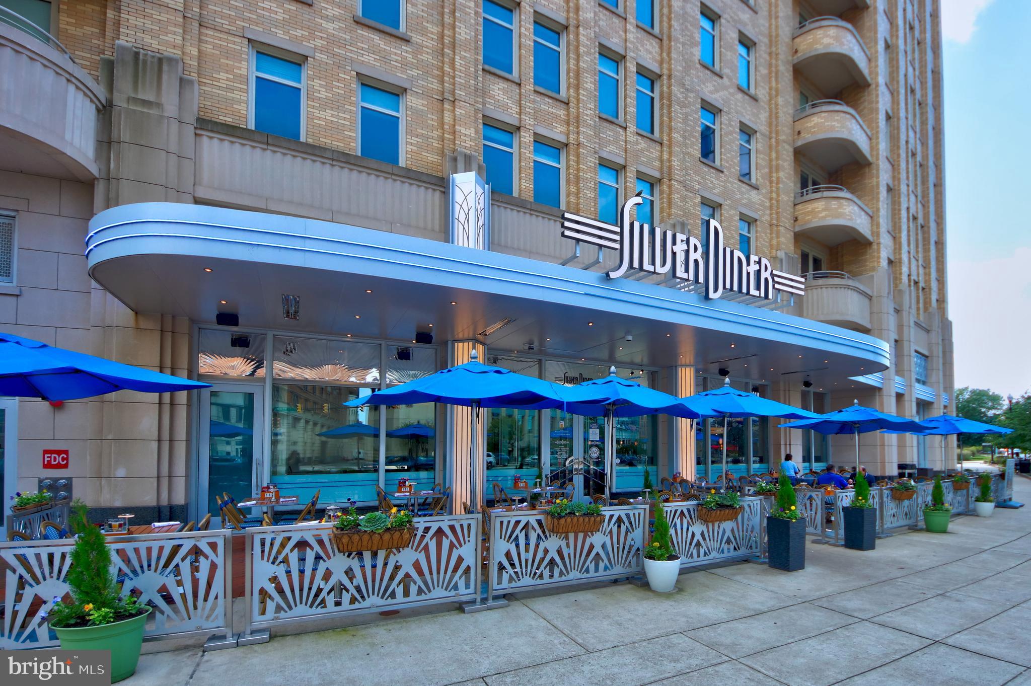 ARLINGTON OAKS - Residential Lease