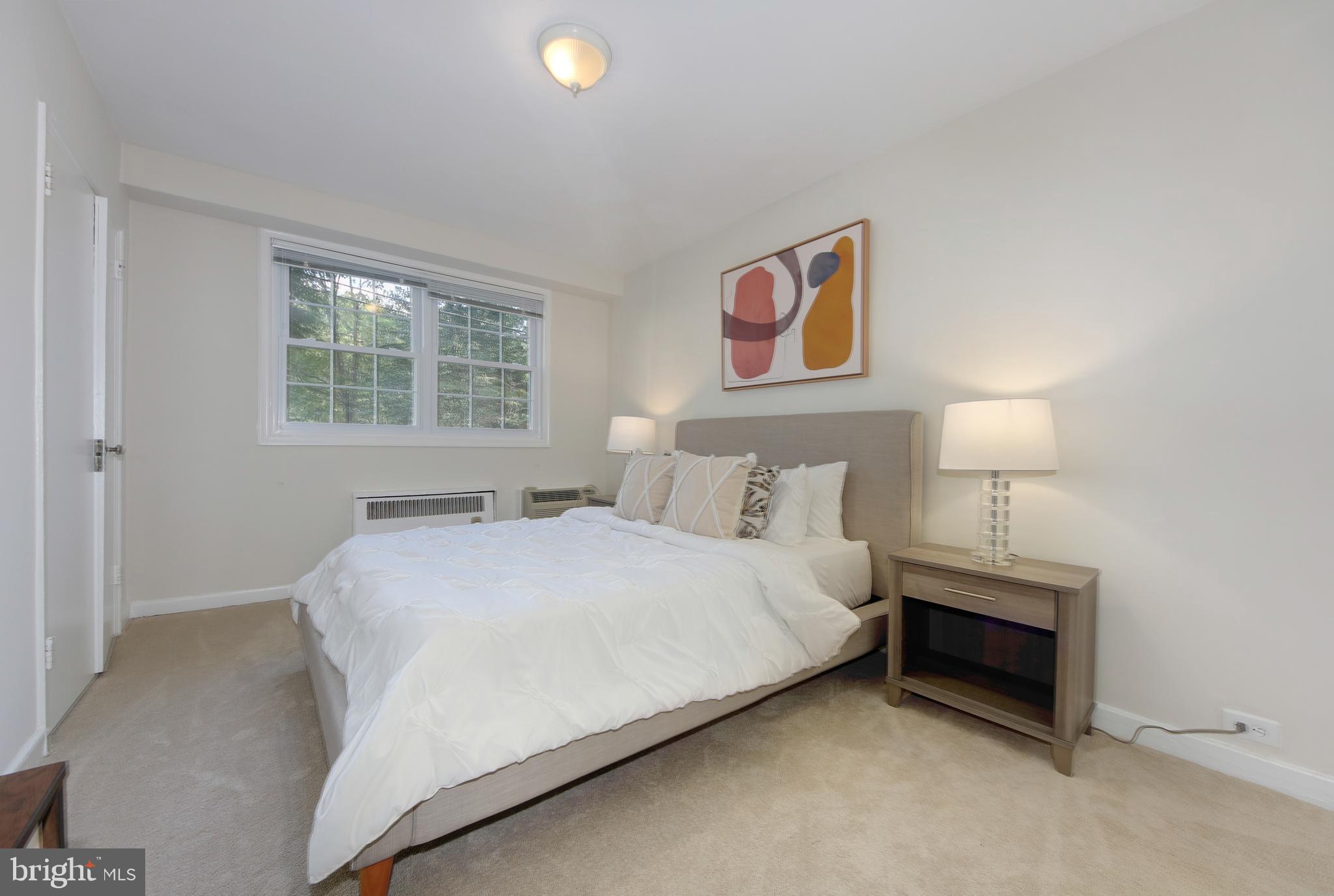 ARLINGTON OAKS - Residential Lease