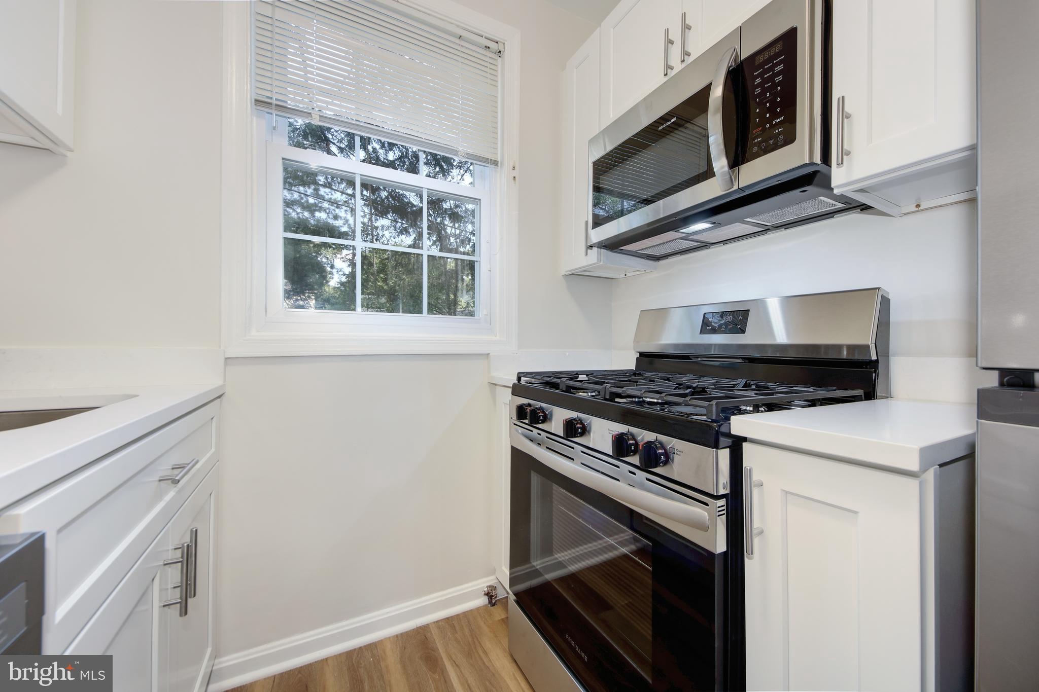 ARLINGTON OAKS - Residential Lease