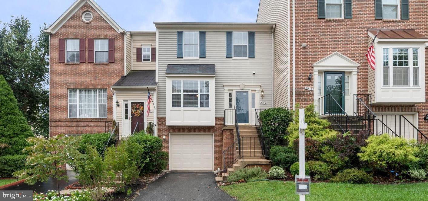 GLENWOOD MEWS - Residential Lease