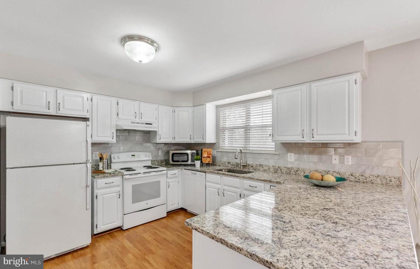 GLENWOOD MEWS - Residential Lease