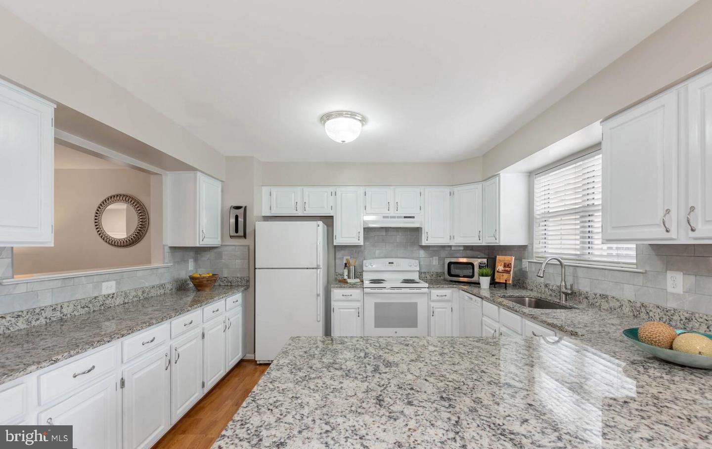 GLENWOOD MEWS - Residential Lease