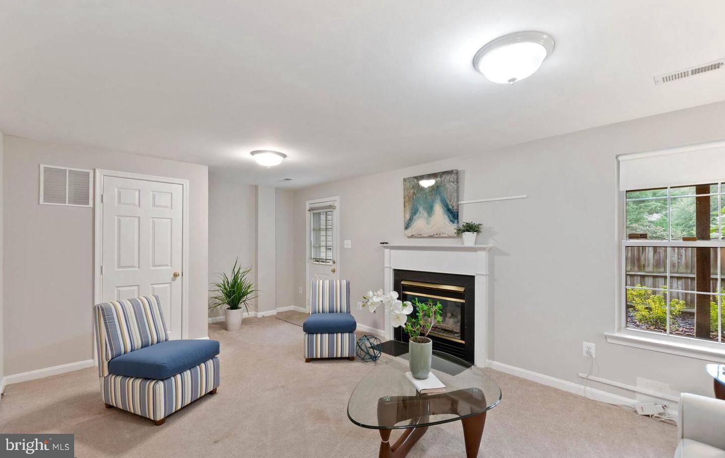 GLENWOOD MEWS - Residential Lease