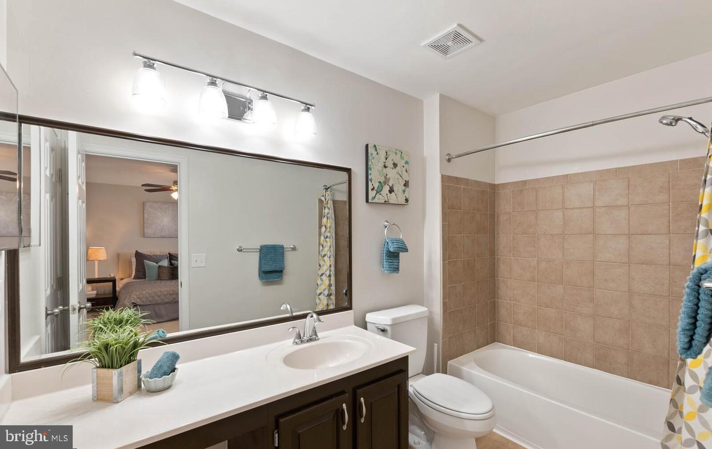 GLENWOOD MEWS - Residential Lease