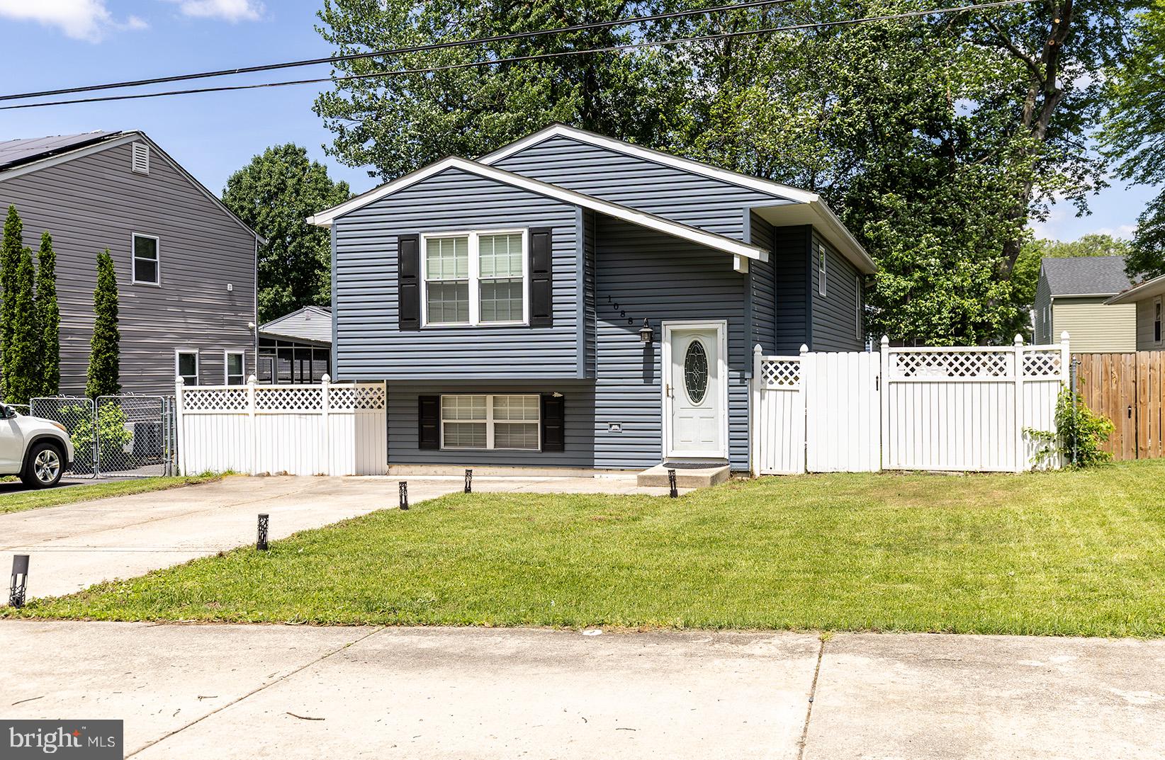 MOUNT PLEASANT BEACH - Residential