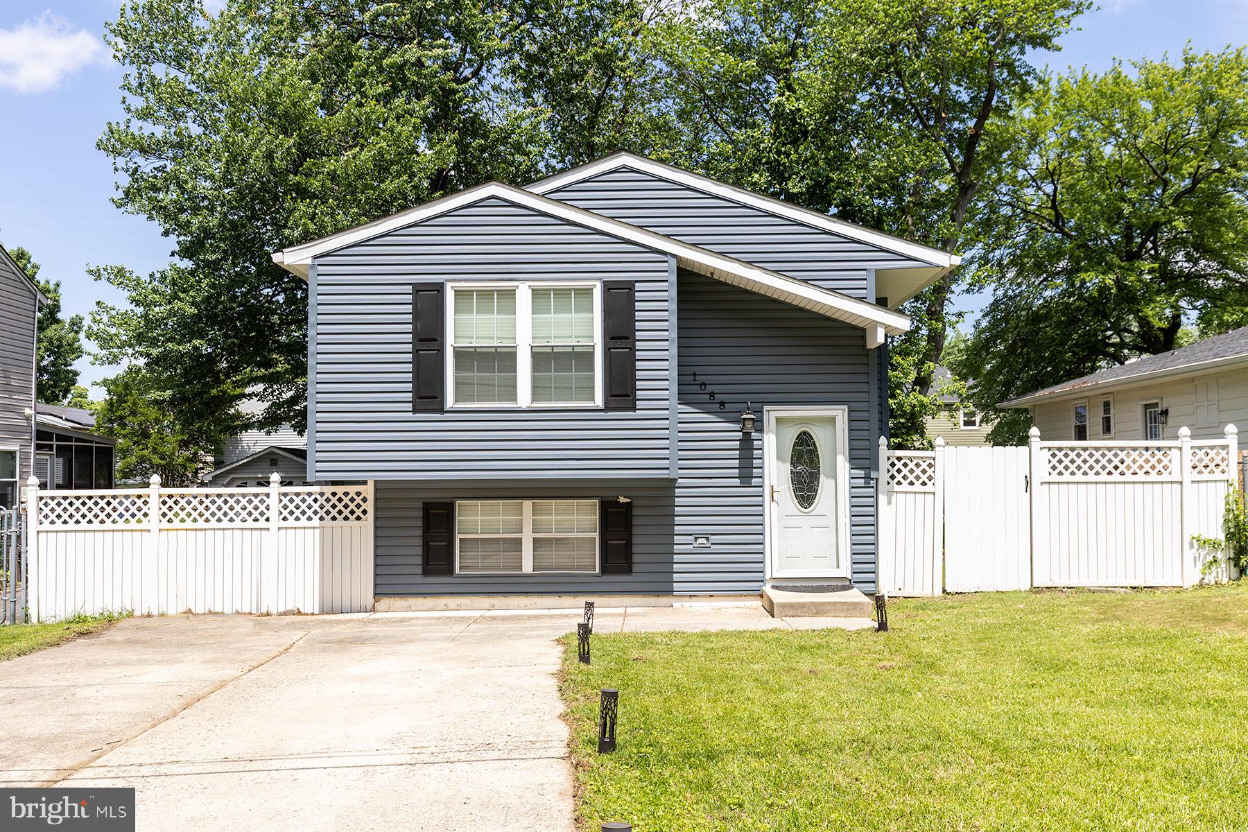 MOUNT PLEASANT BEACH - Residential