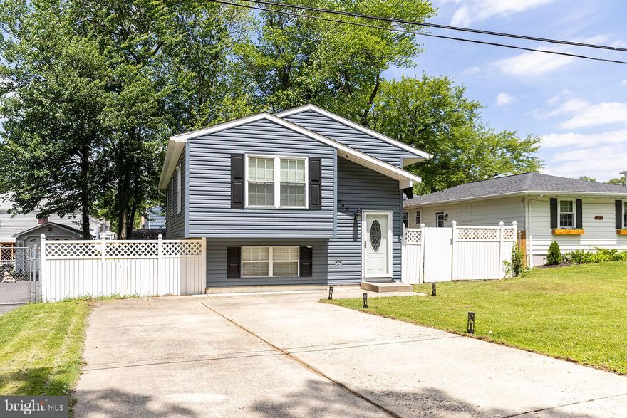 Well-maintained 4-bedroom home with water access!
This charming and move-in ready 4-bedroom, 1.5-bath home offers space, comfort, and a fully fenced rear yard—perfect for kids, pets, or relaxing evenings outdoors.  Enjoy the benefits of water privileges, ideal for boating or summer fun. Located in a friendly neighborhood, this home has been well cared for and is ready for its next owner!  HOA is voluntary.  Kitchen offers new refrigerator, dishwasher and microwave.