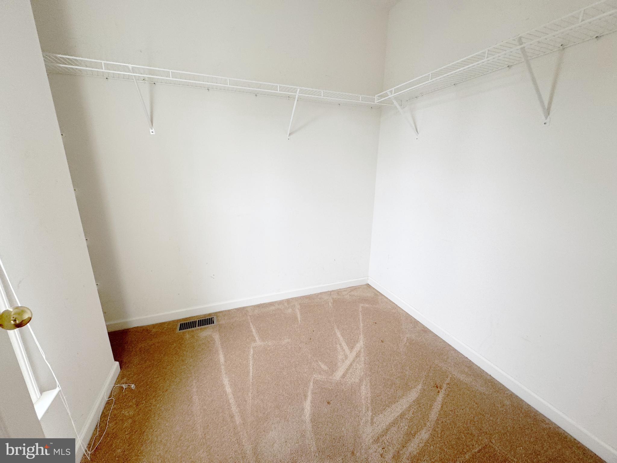 WOODS END - Residential Lease