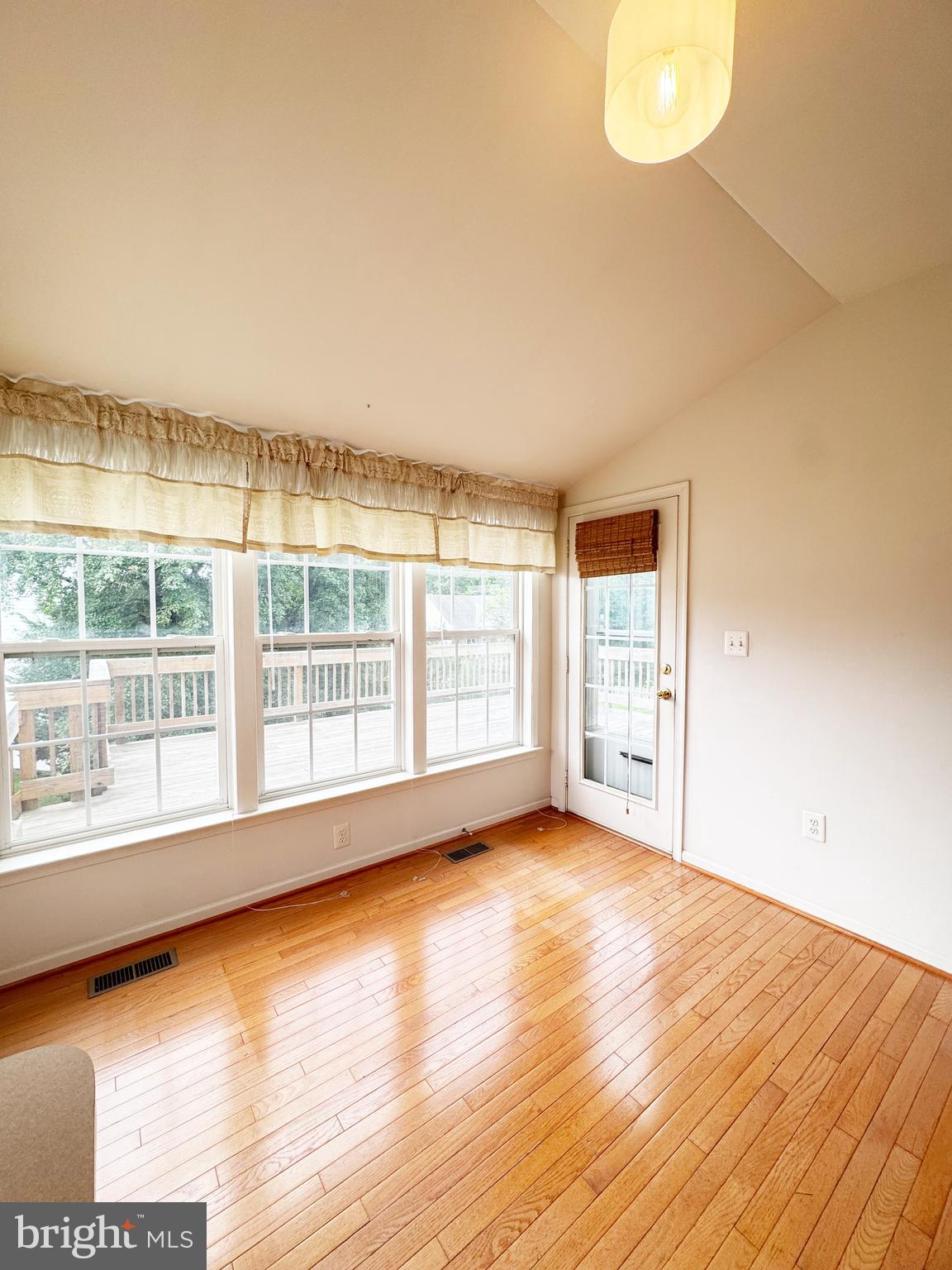 WOODS END - Residential Lease