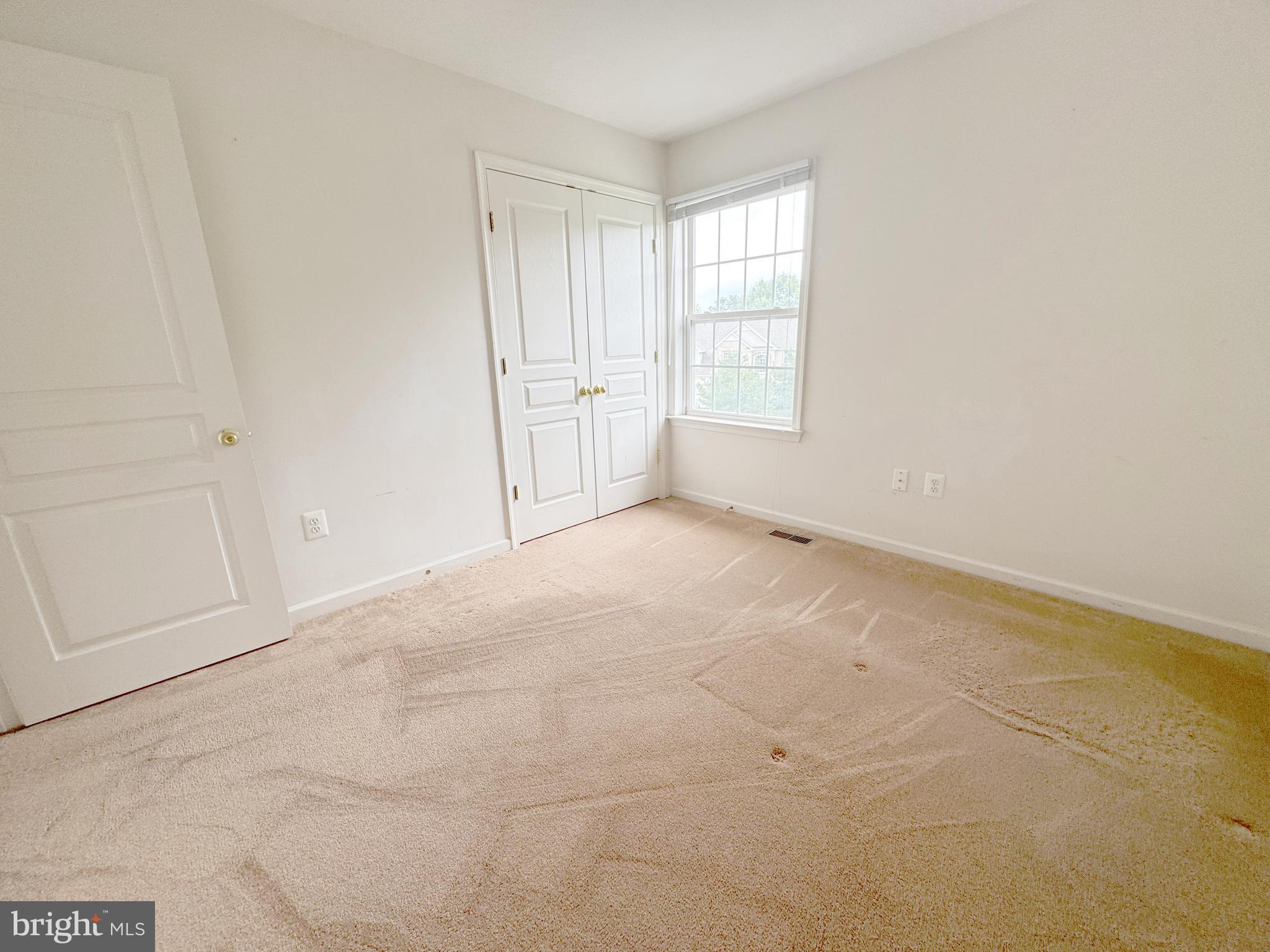 WOODS END - Residential Lease