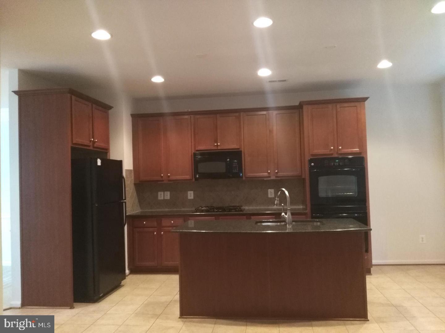 STONE RIDGE SOUTH - Residential Lease